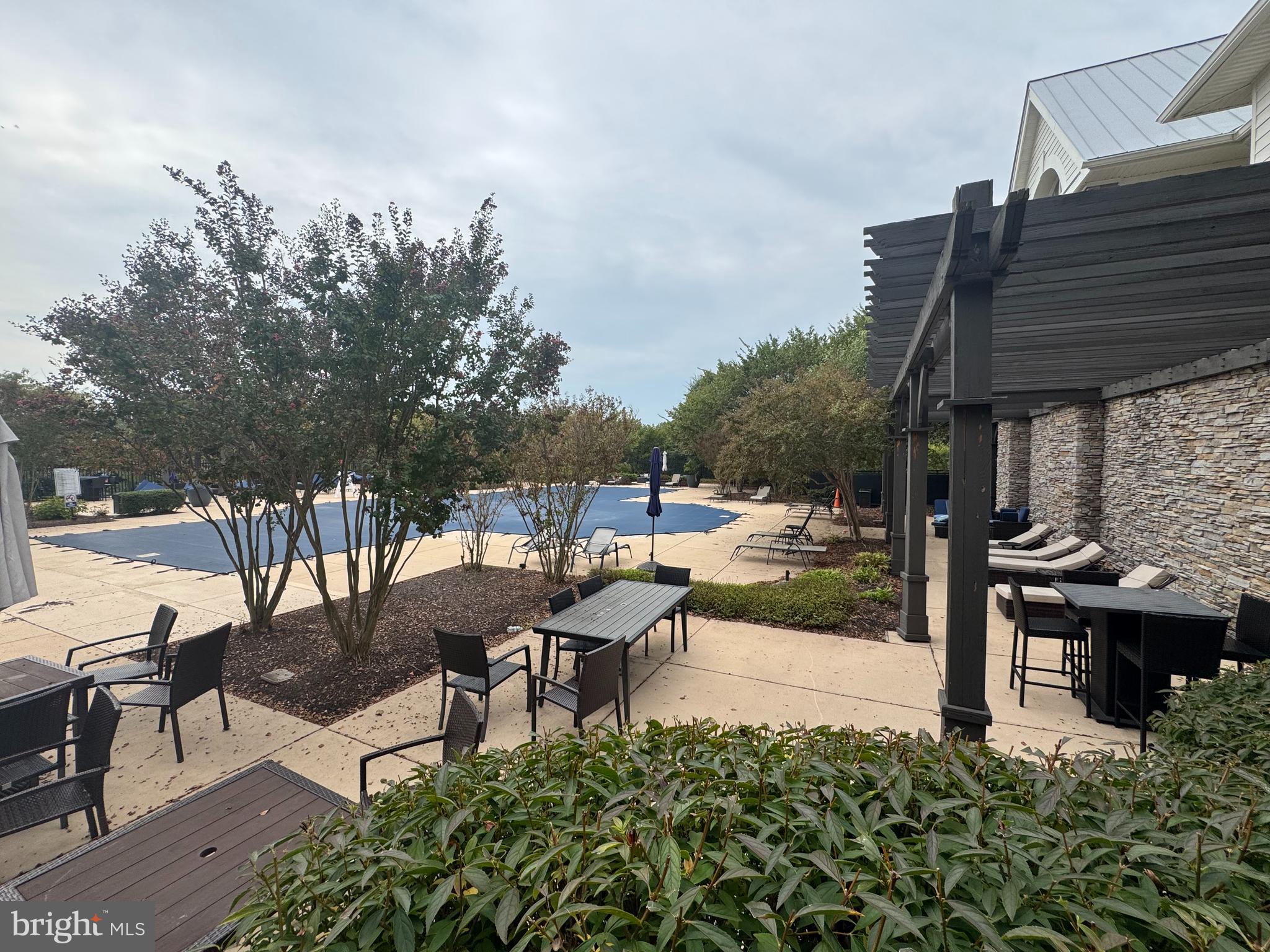 POTOMAC POINTE CONDOMINI - Residential