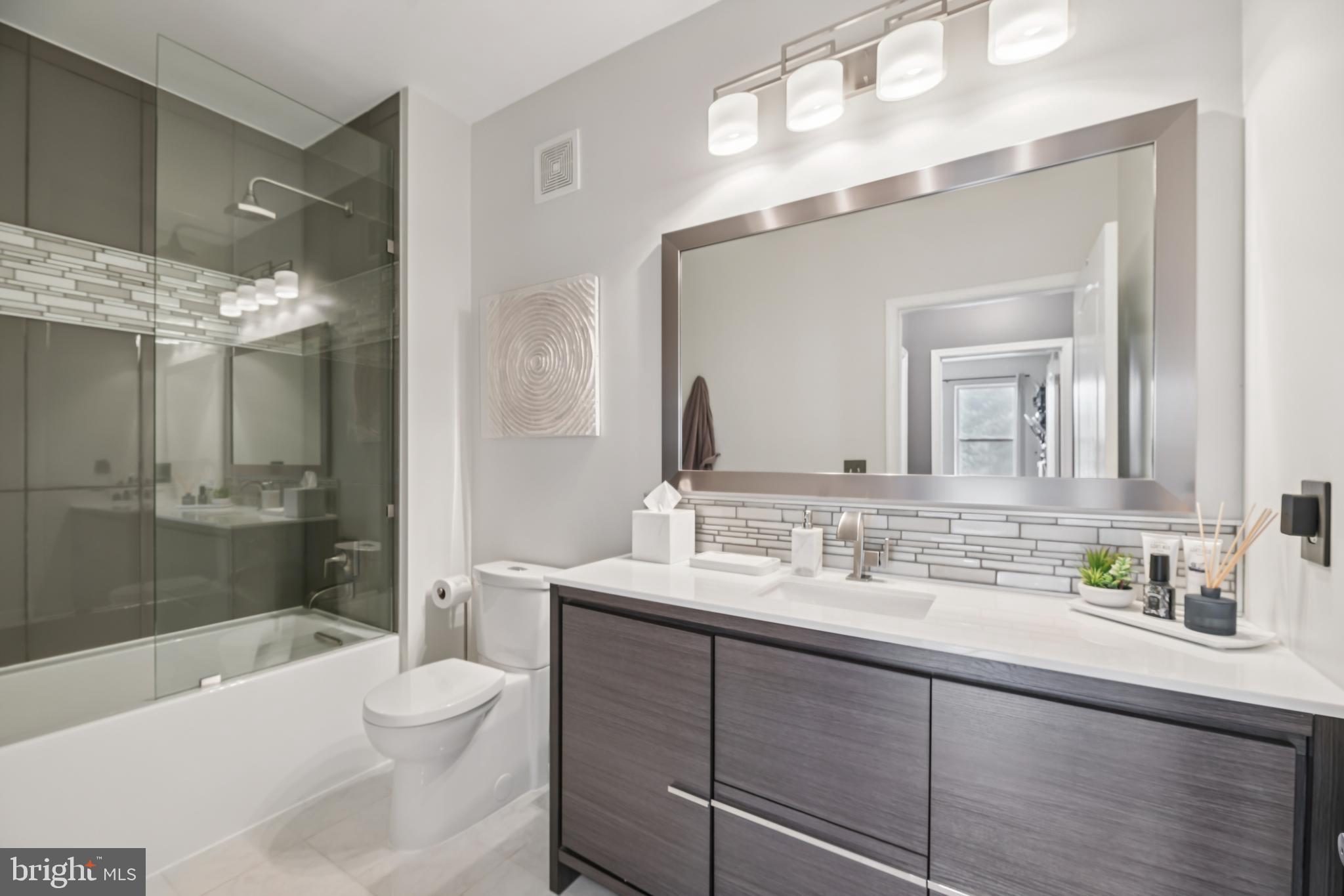 POTOMAC POINTE CONDOMINI - Residential