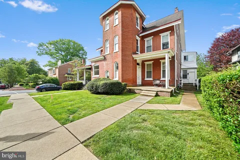 402 N Church Street Unit 4, West Chester, PA MLS: PACT2097464