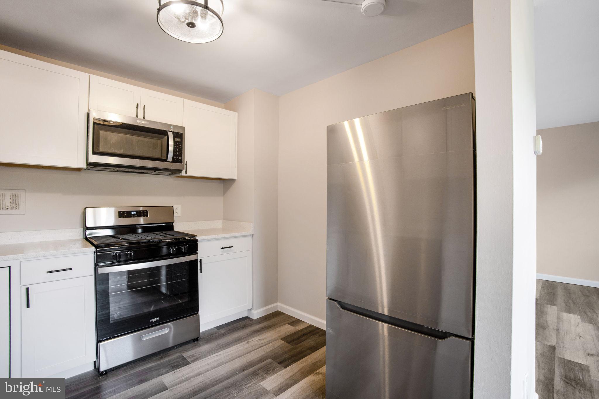 PINEWAY TOWERS - Residential