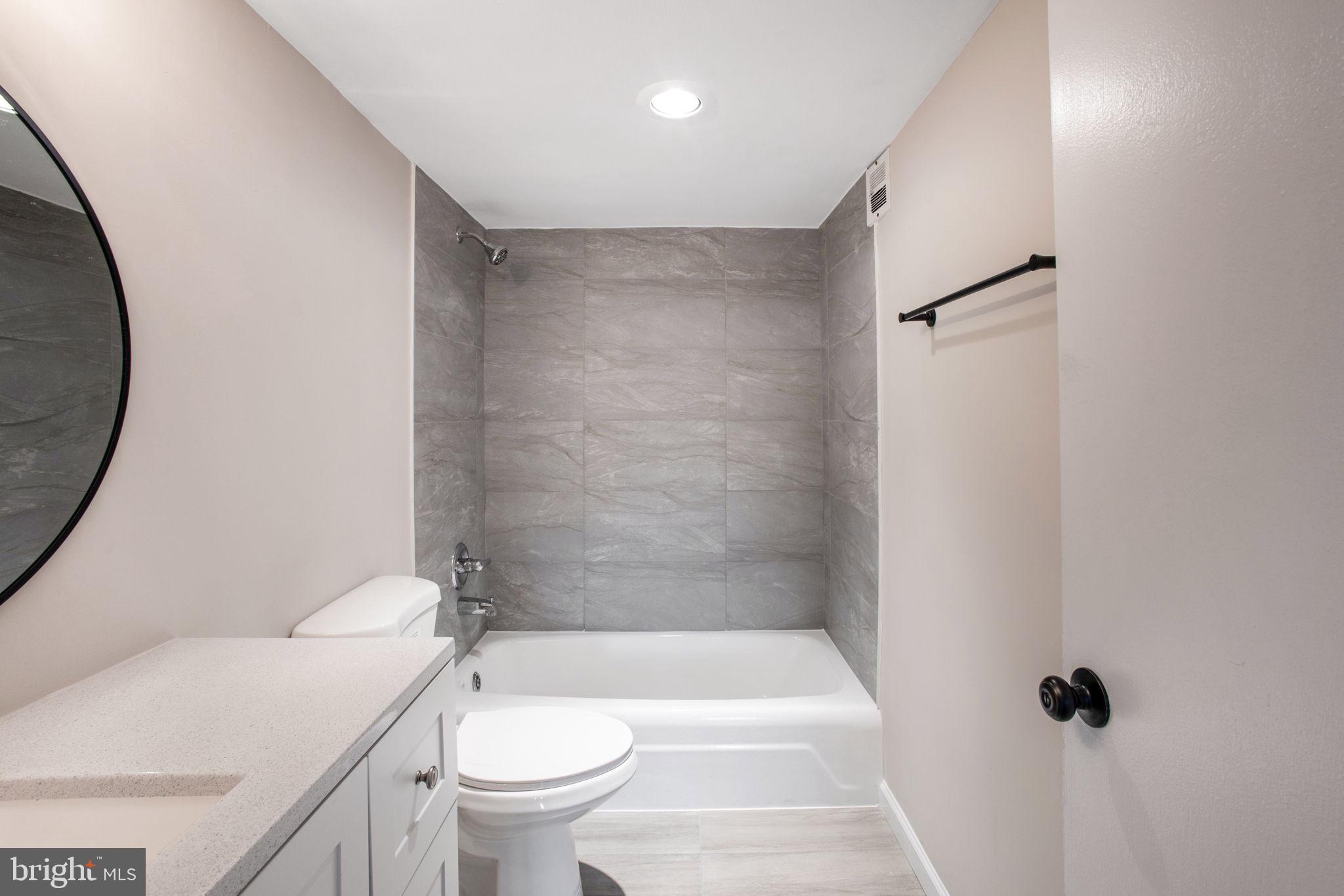 PINEWAY TOWERS - Residential