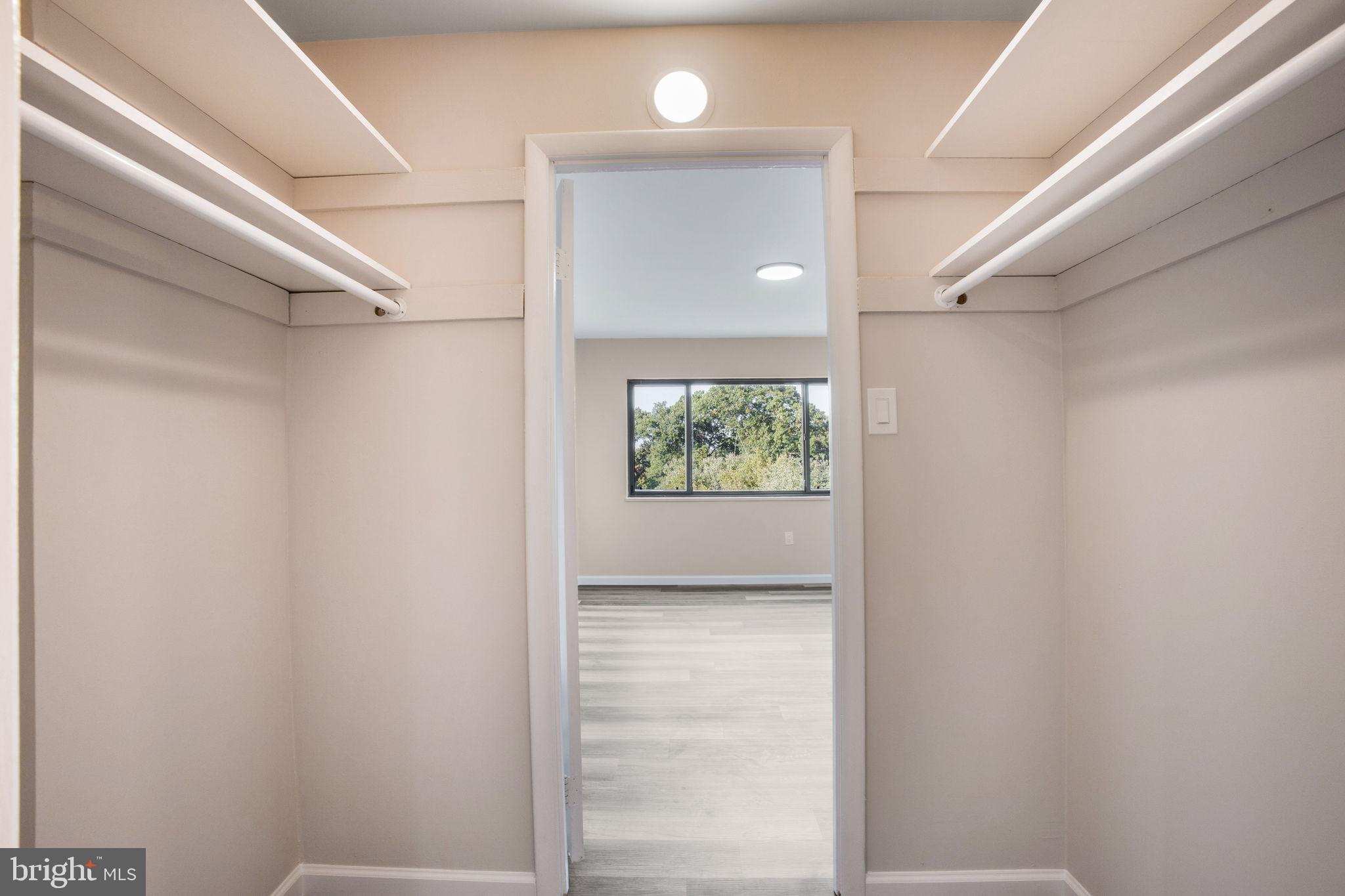 PINEWAY TOWERS - Residential