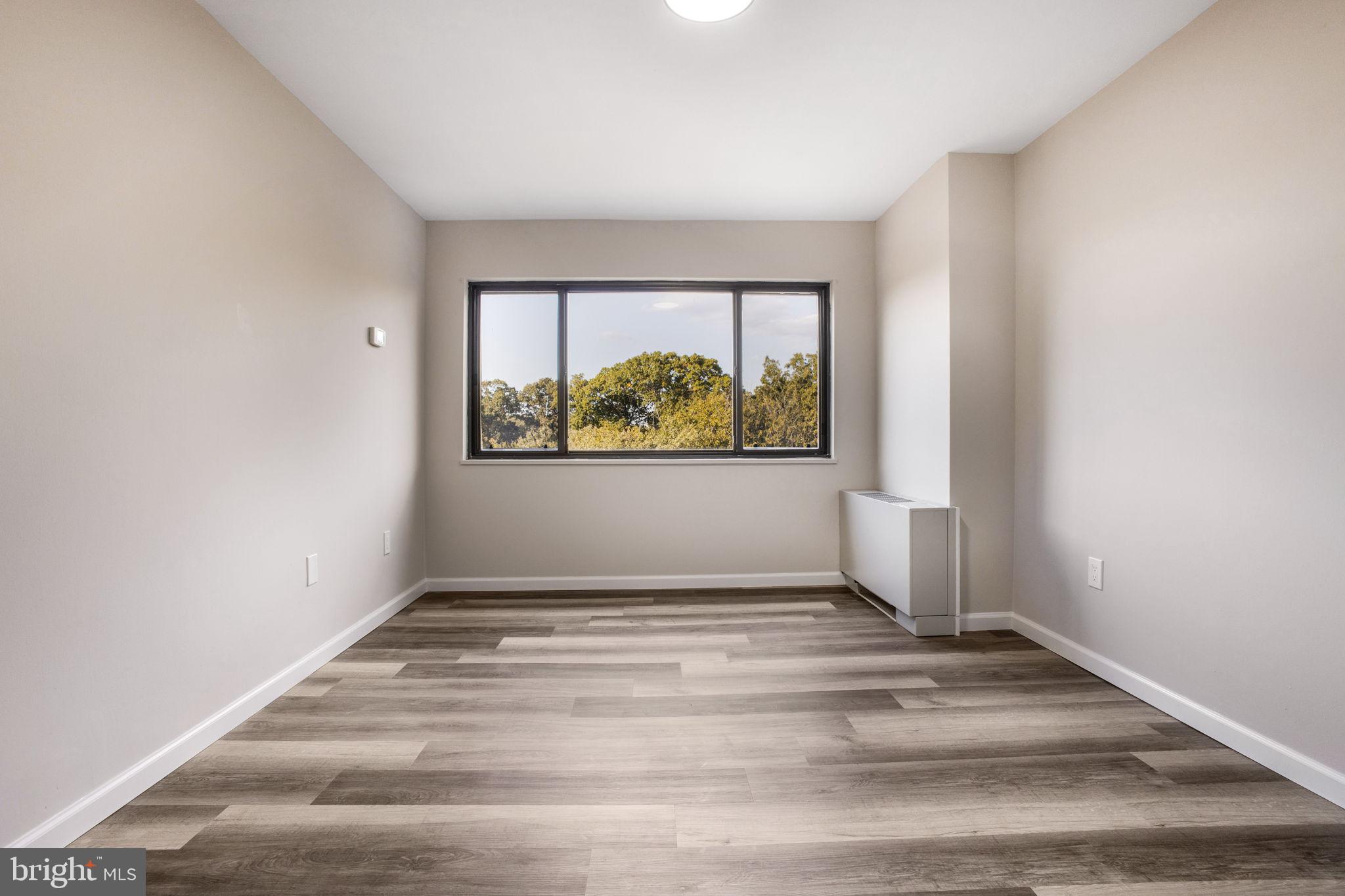 PINEWAY TOWERS - Residential