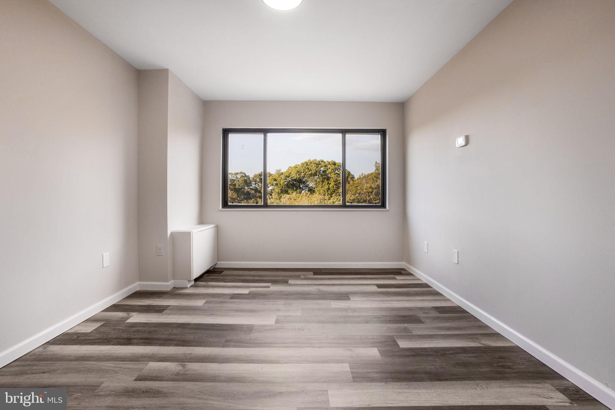 PINEWAY TOWERS - Residential