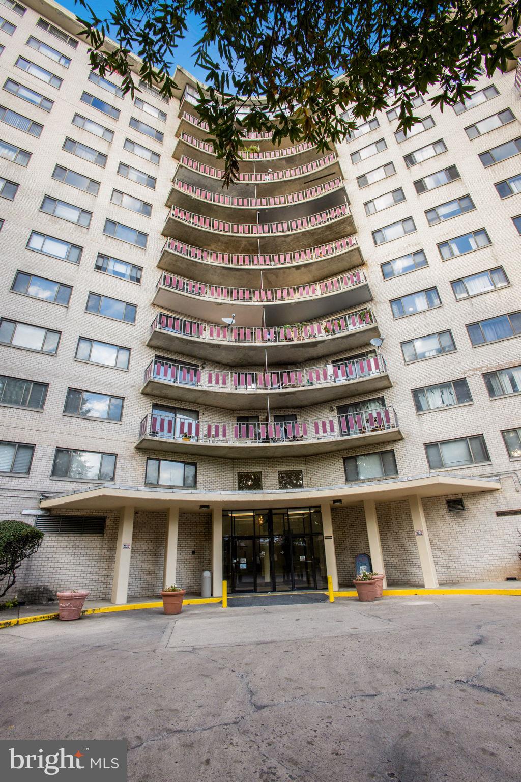 PINEWAY TOWERS - Residential