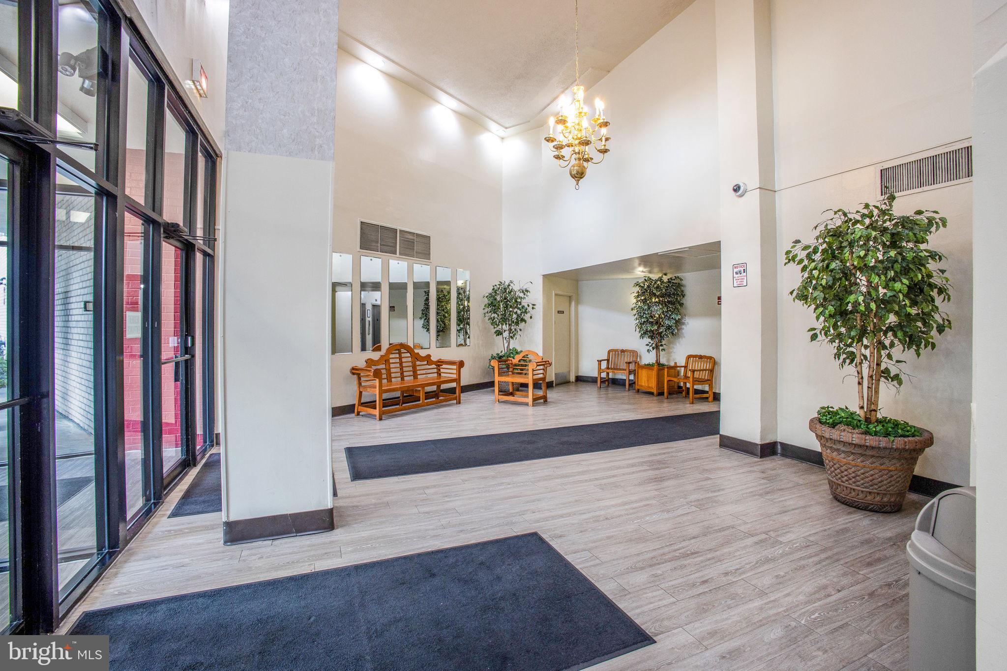 PINEWAY TOWERS - Residential