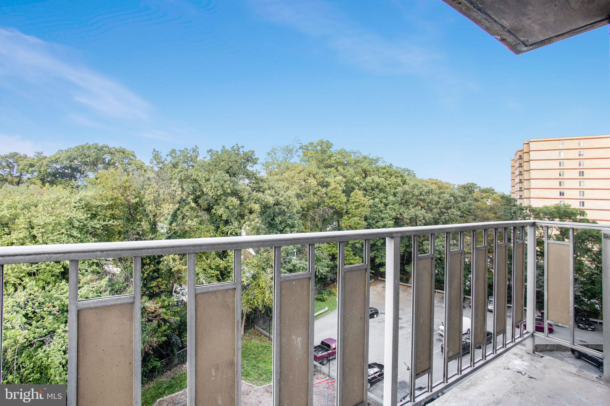 PINEWAY TOWERS - Residential