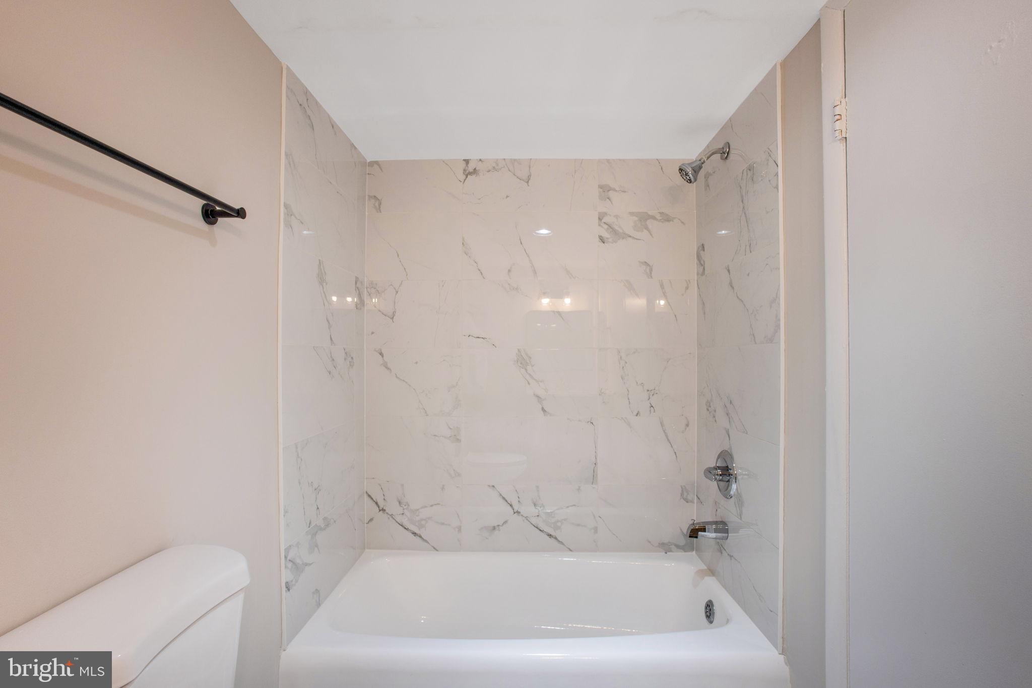 PINEWAY TOWERS - Residential