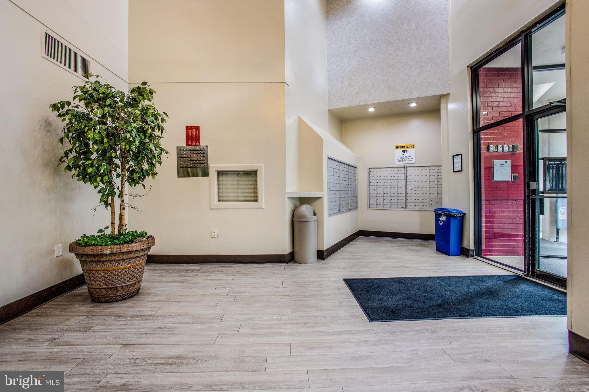 PINEWAY TOWERS - Residential