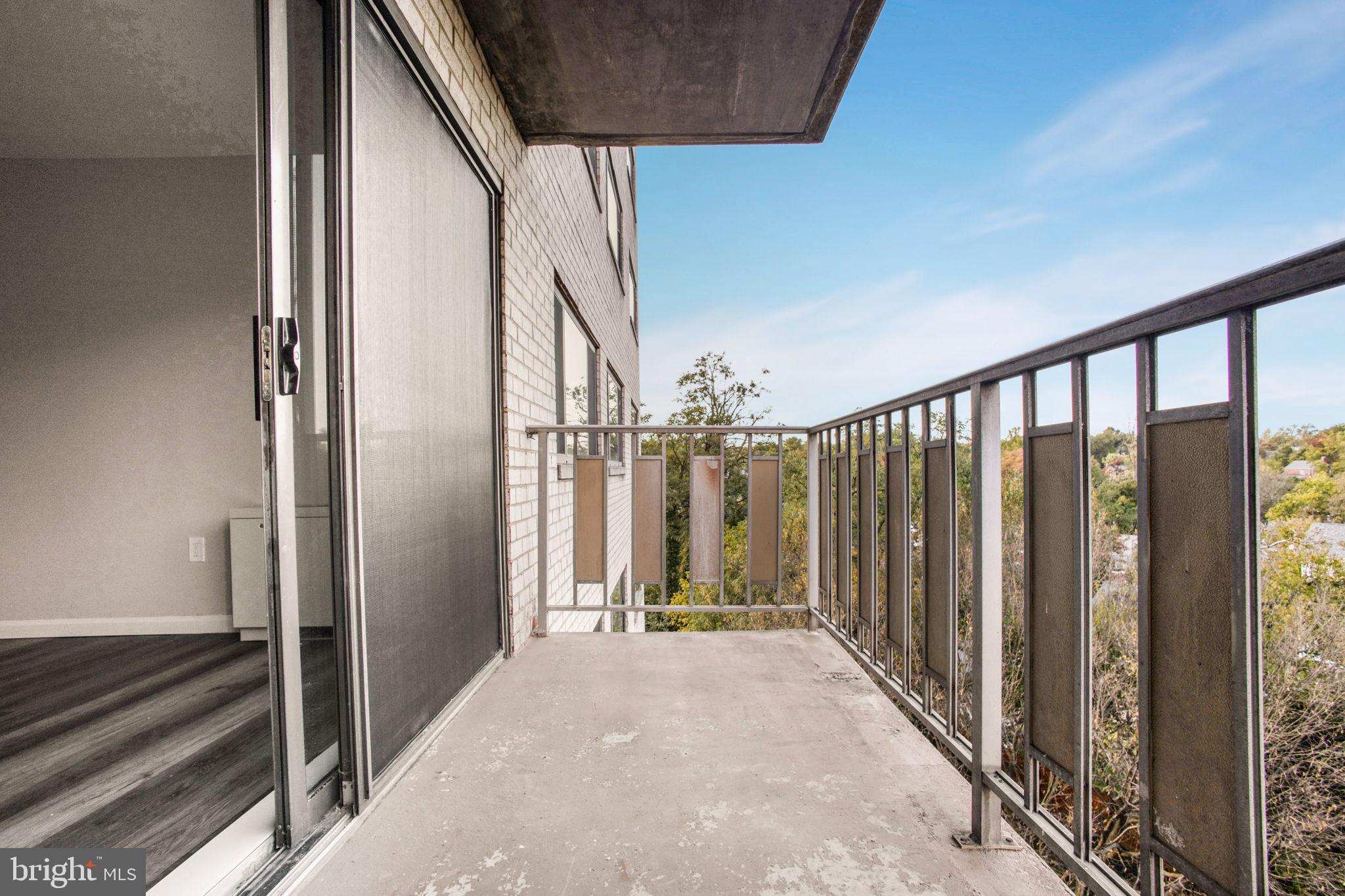 PINEWAY TOWERS - Residential