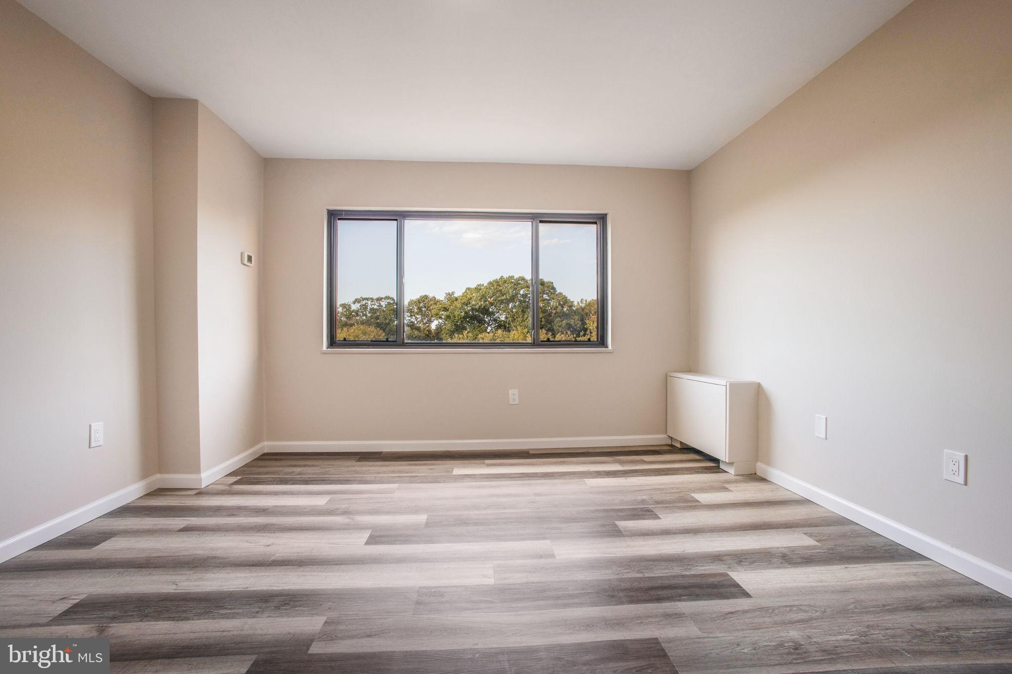 PINEWAY TOWERS - Residential