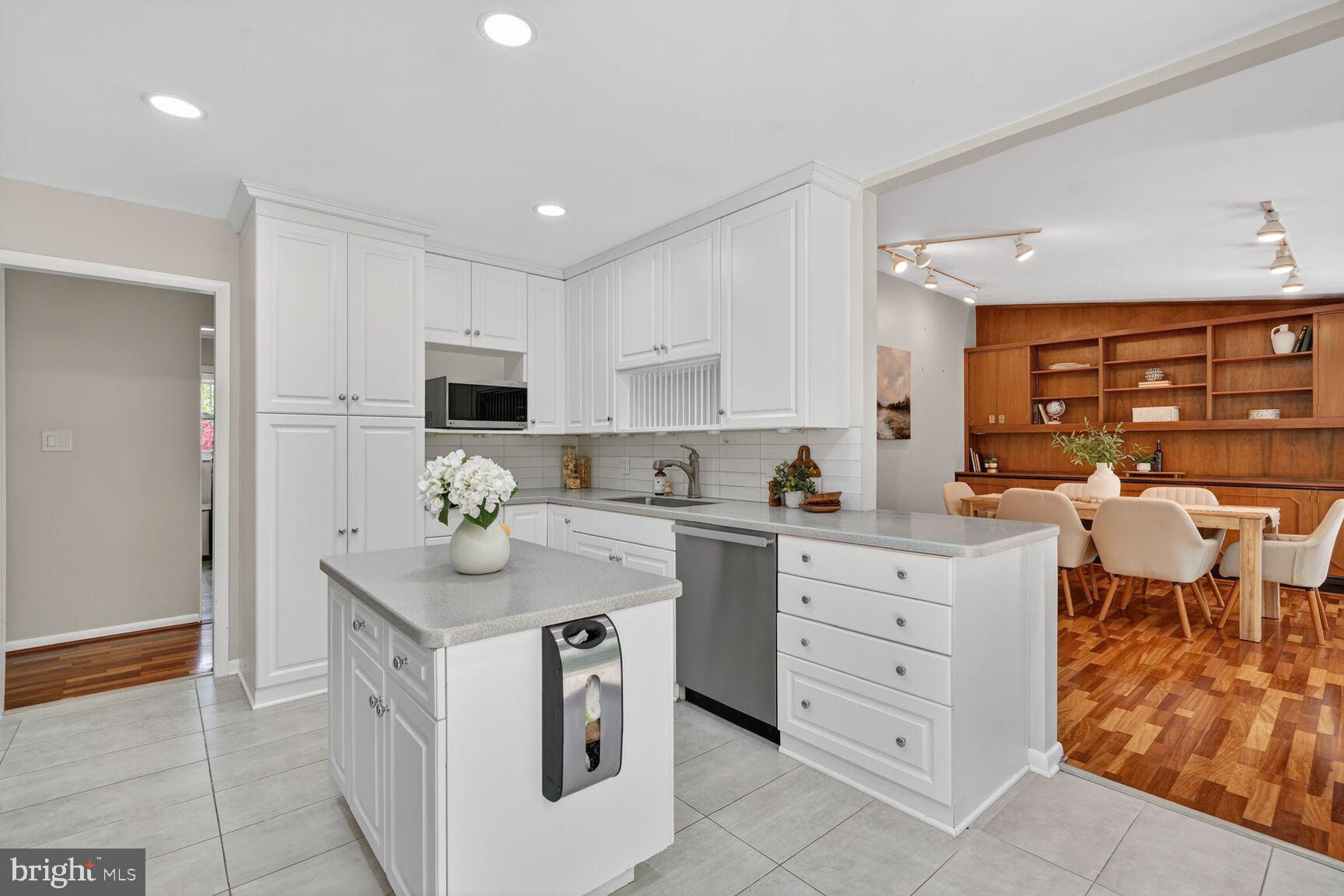 STEVENSON VILLAGE - Residential