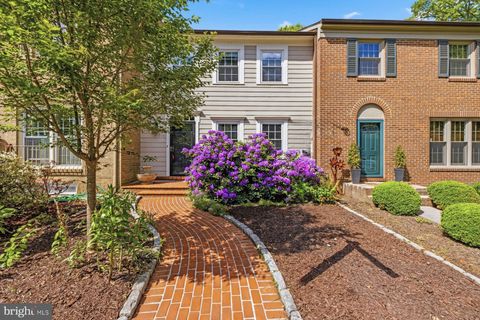 Photo of 7961 Hidden Bridge Drive, SPRINGFIELD, VA 22153 (MLS # VAFX2301862)