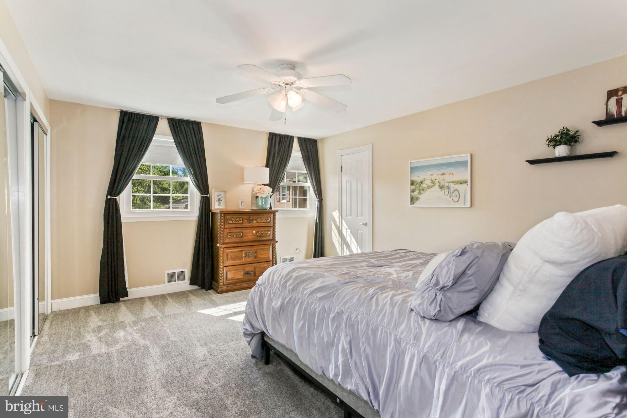 TOWNES OF ORANGE HUNT - Residential