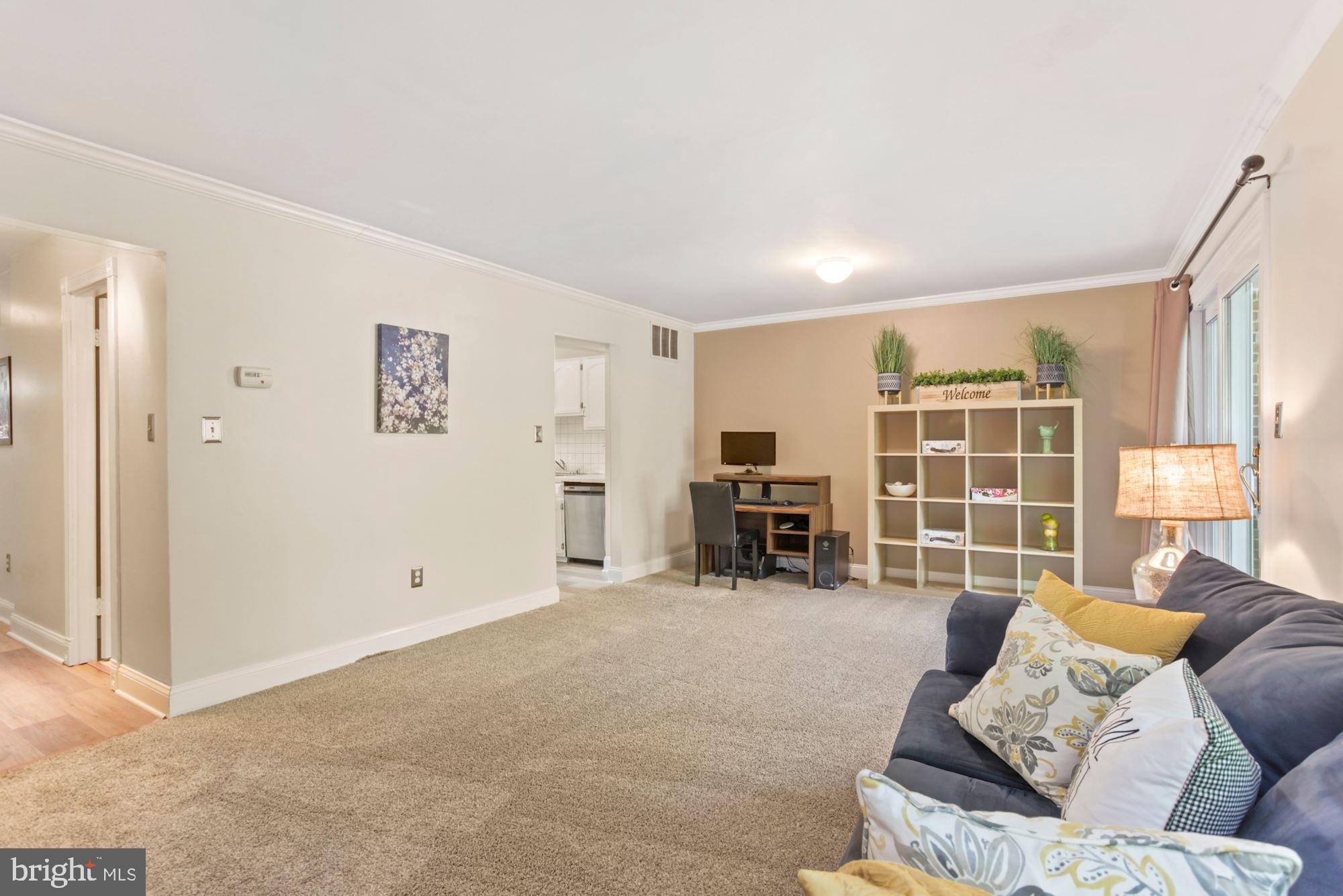 TOWNES OF ORANGE HUNT - Residential