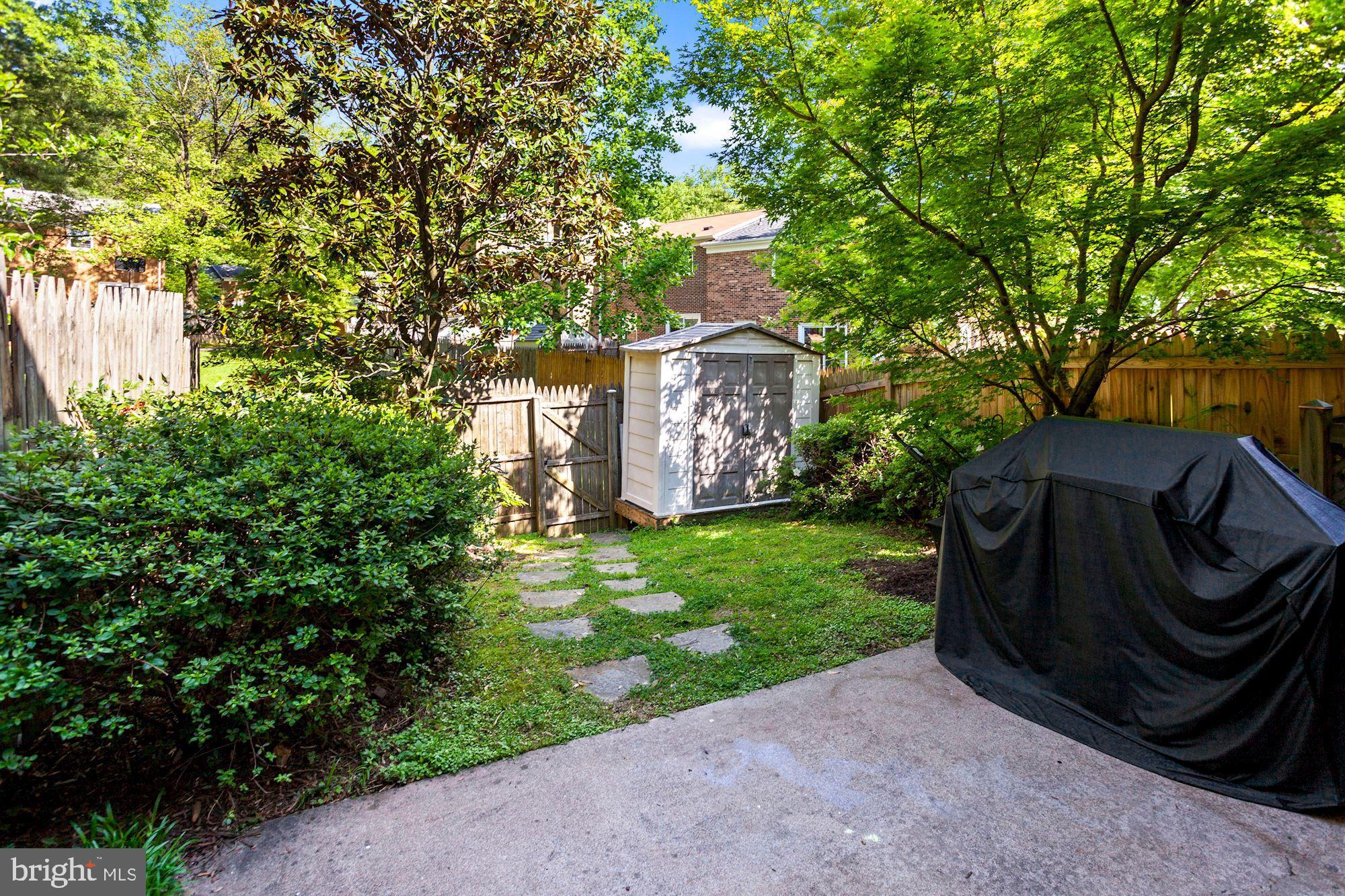 TOWNES OF ORANGE HUNT - Residential