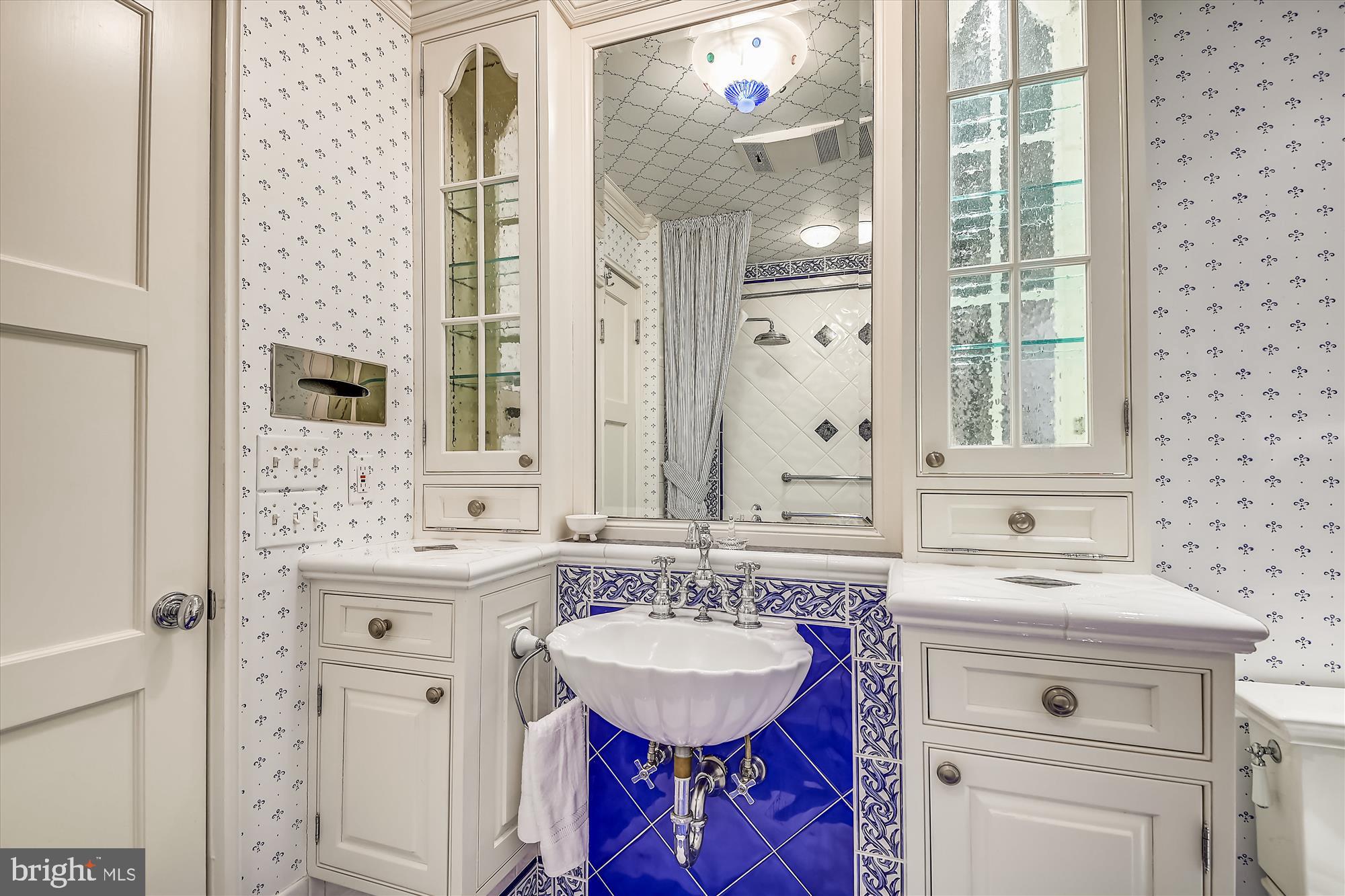 NORTH ROLAND PARK - Residential