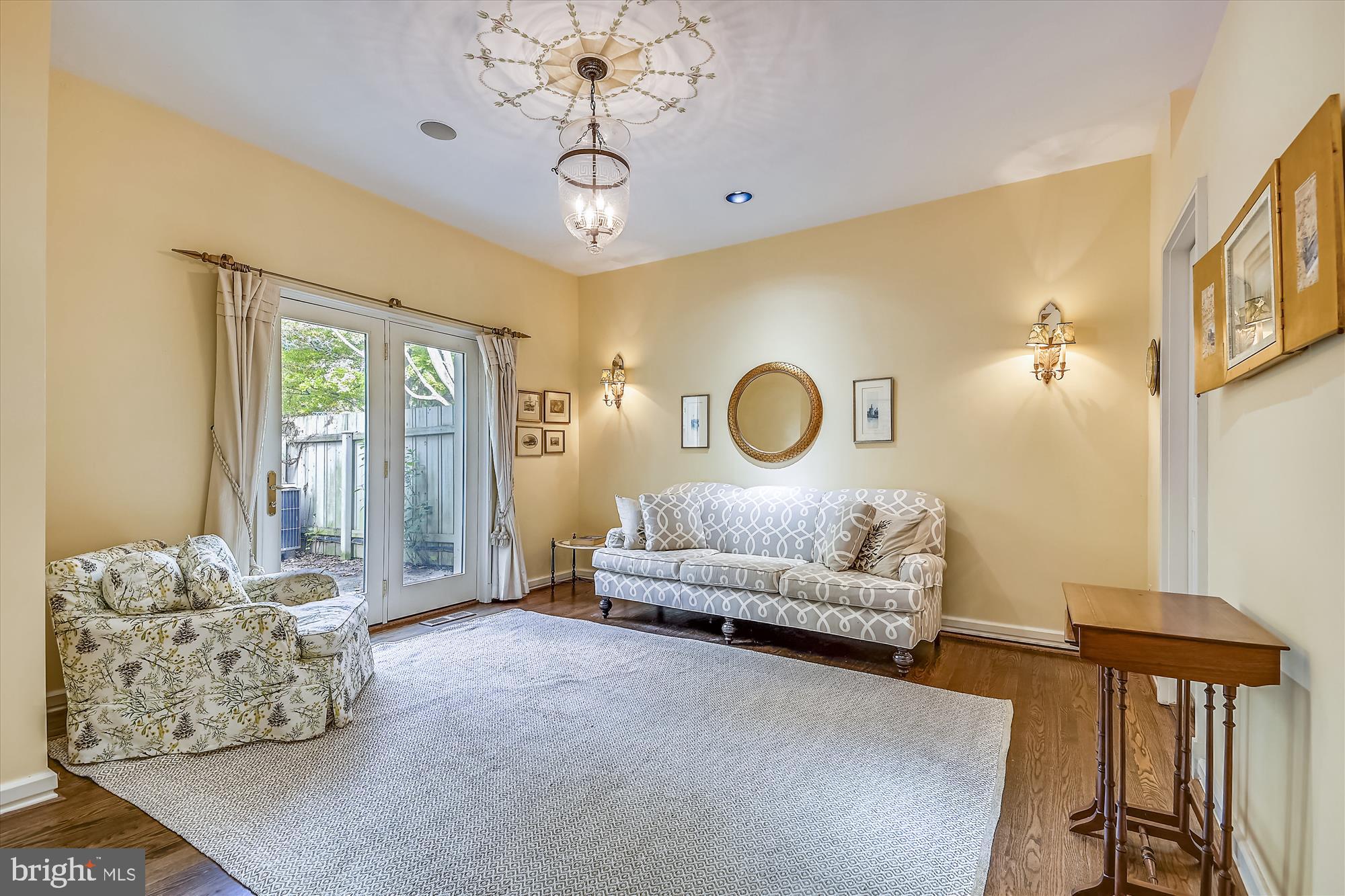 NORTH ROLAND PARK - Residential