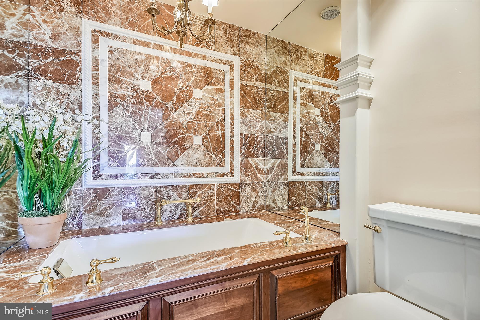 NORTH ROLAND PARK - Residential