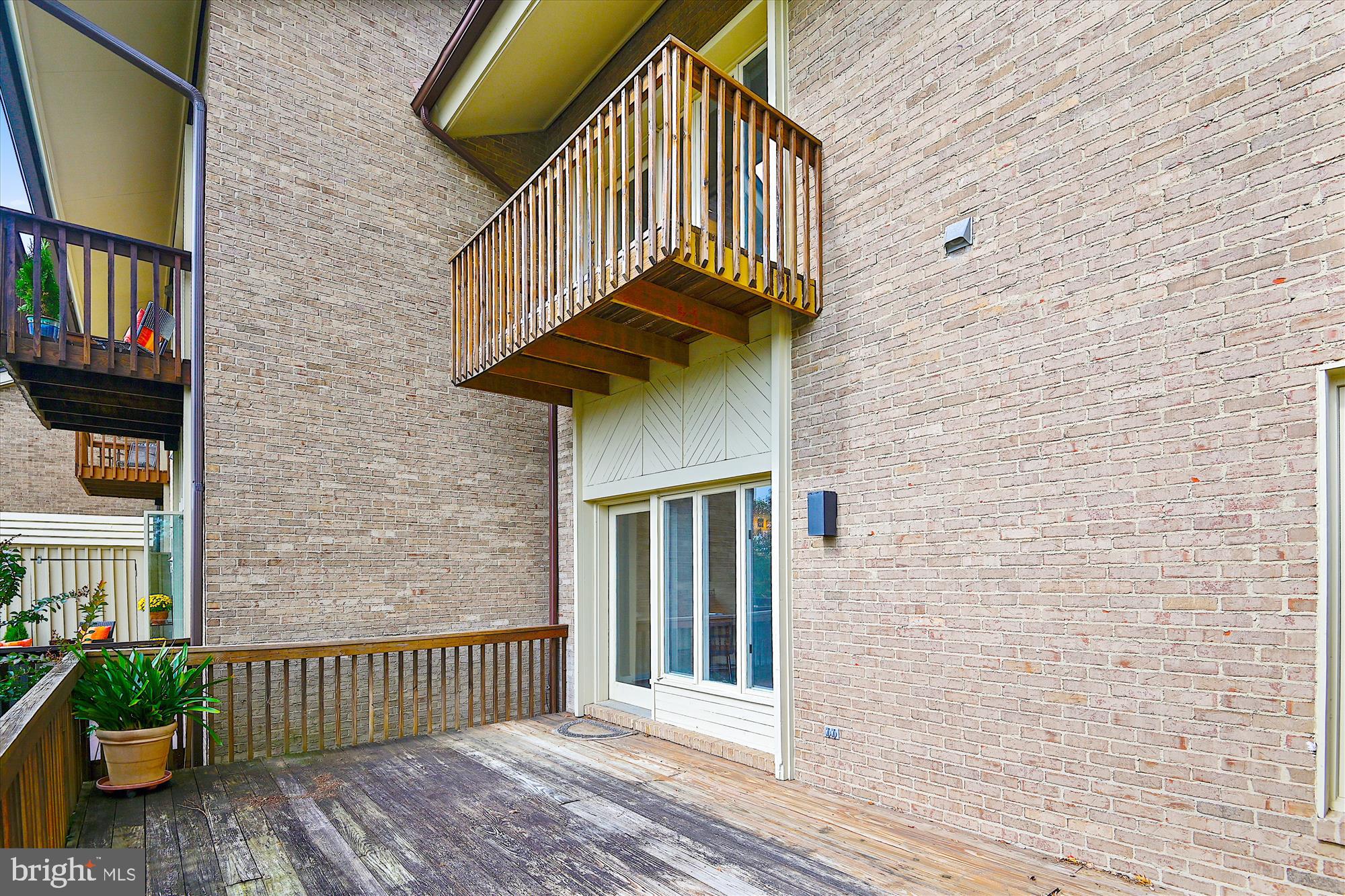 NORTH ROLAND PARK - Residential