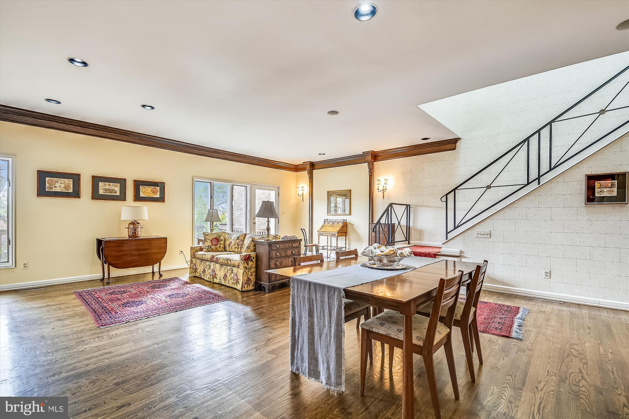 NORTH ROLAND PARK - Residential