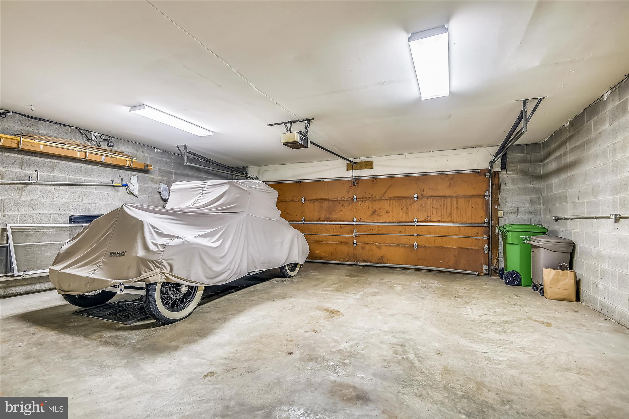 NORTH ROLAND PARK - Residential