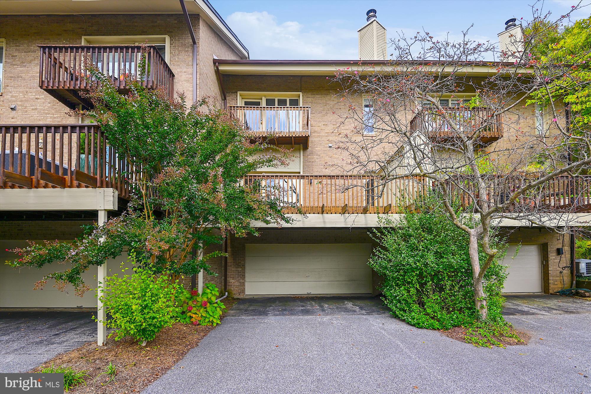 NORTH ROLAND PARK - Residential