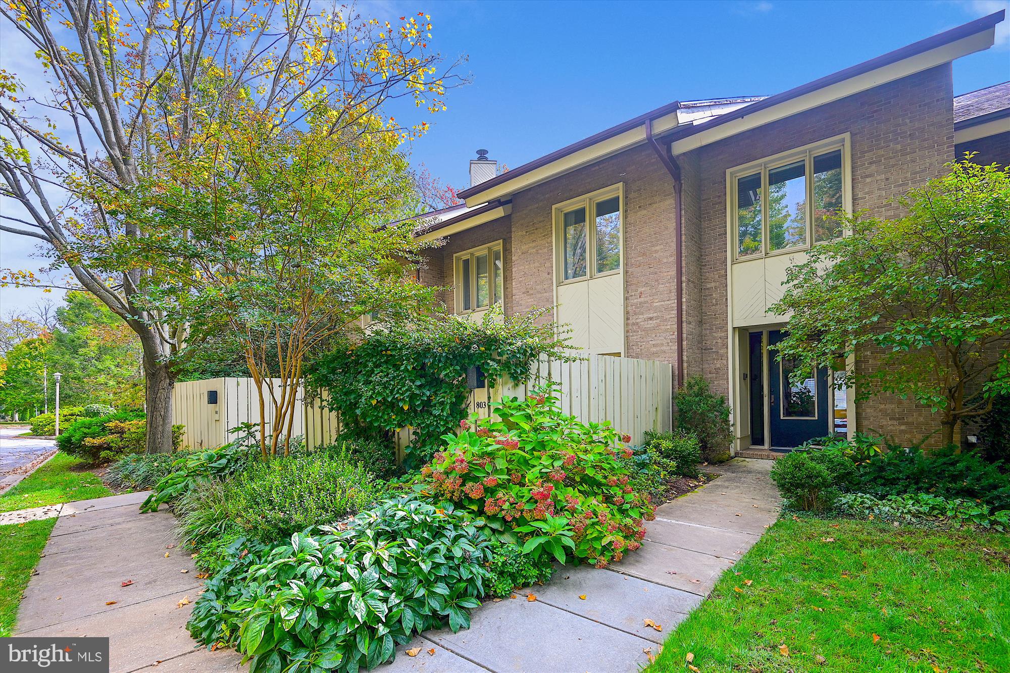 NORTH ROLAND PARK - Residential