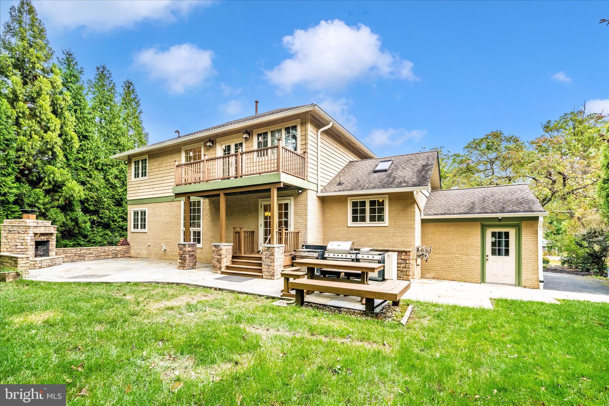 HILLANDALE - Residential Lease