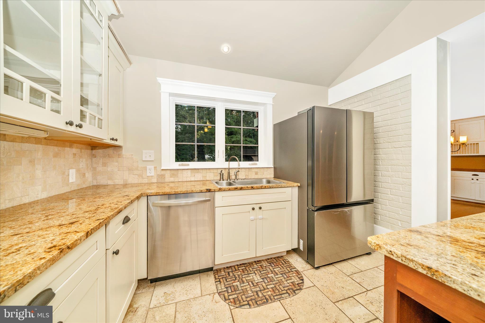 HILLANDALE - Residential Lease