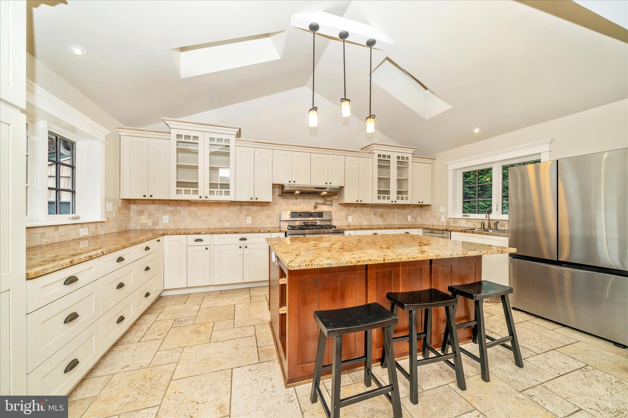 HILLANDALE - Residential Lease