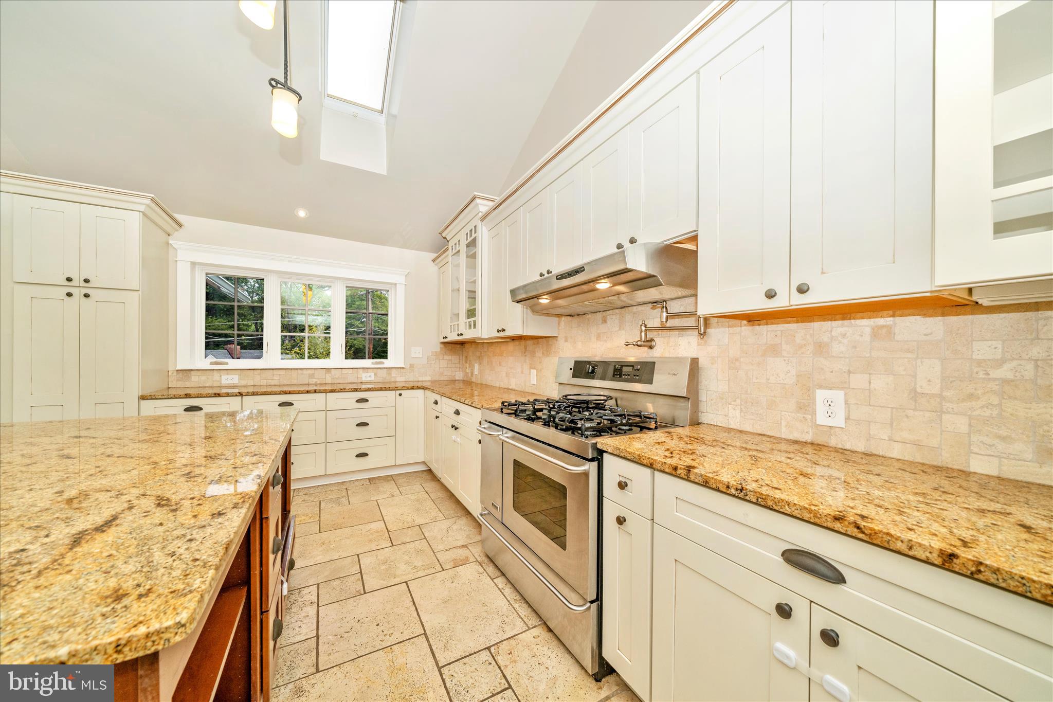 HILLANDALE - Residential Lease