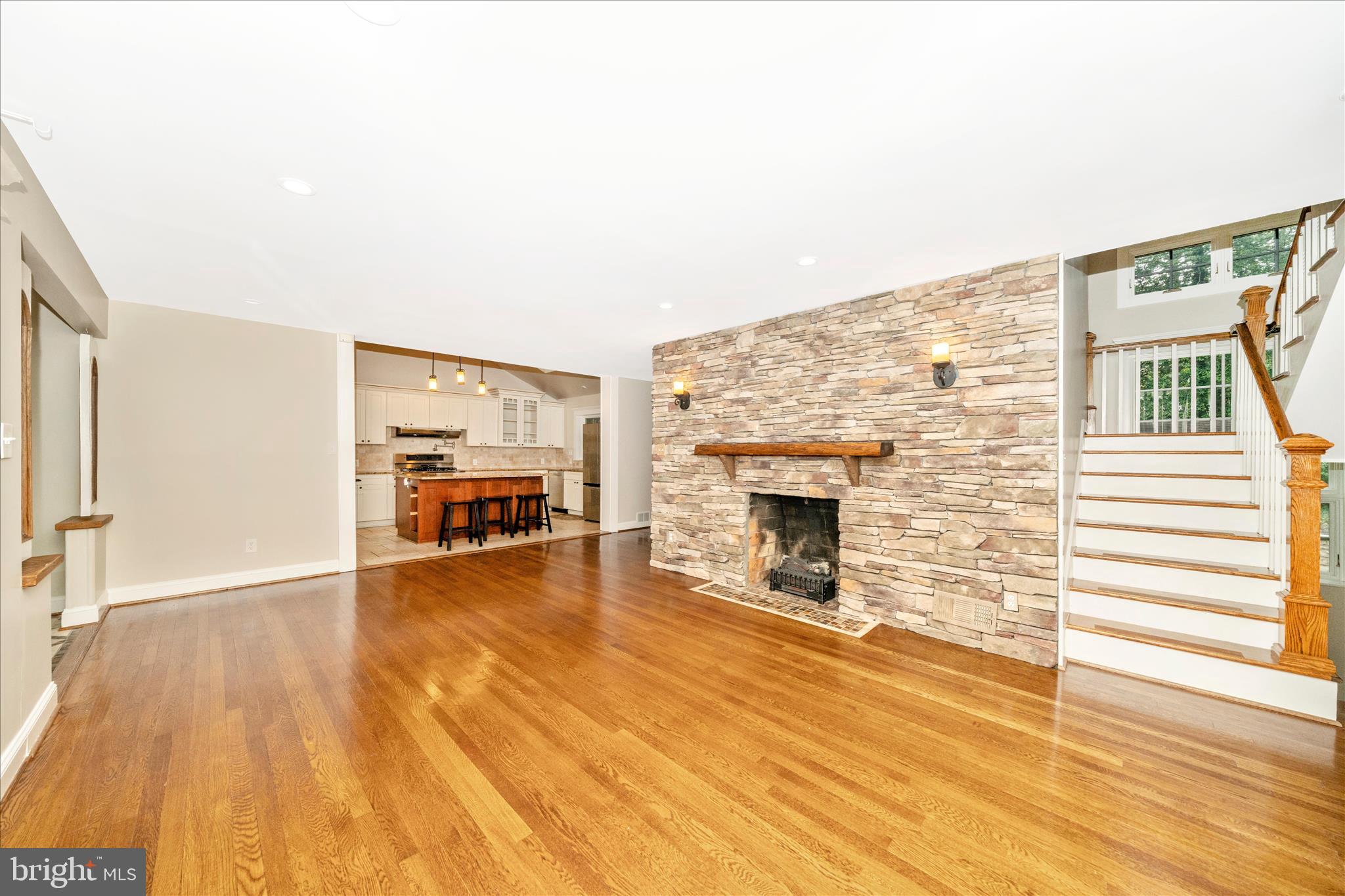 HILLANDALE - Residential Lease