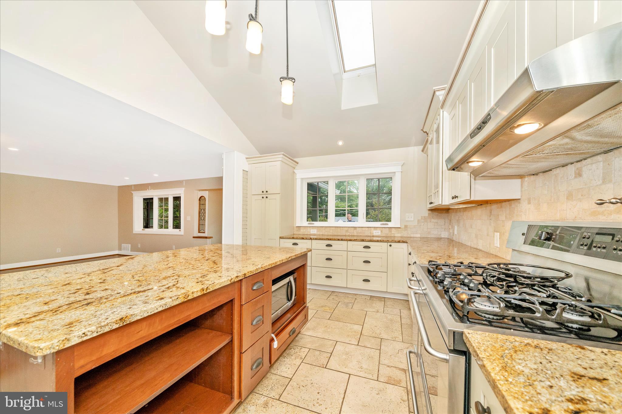 HILLANDALE - Residential Lease