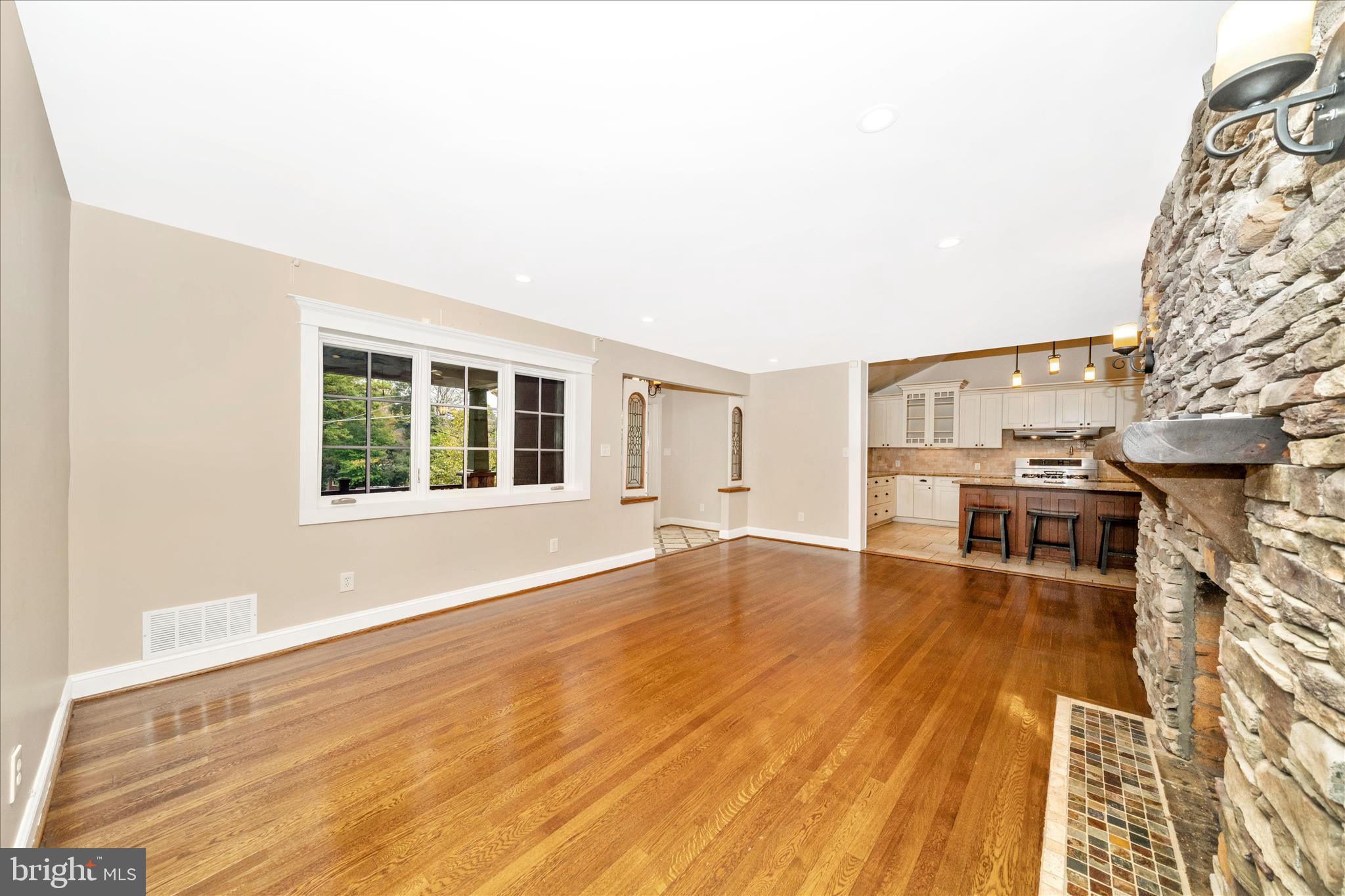 HILLANDALE - Residential Lease