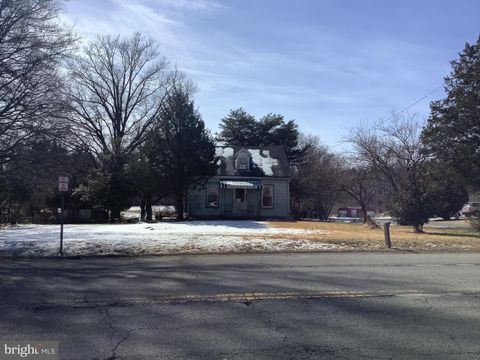 Homes For Sale - 7705 Old Alexandria Ferry Road<br/> CLINTON, MD 20735