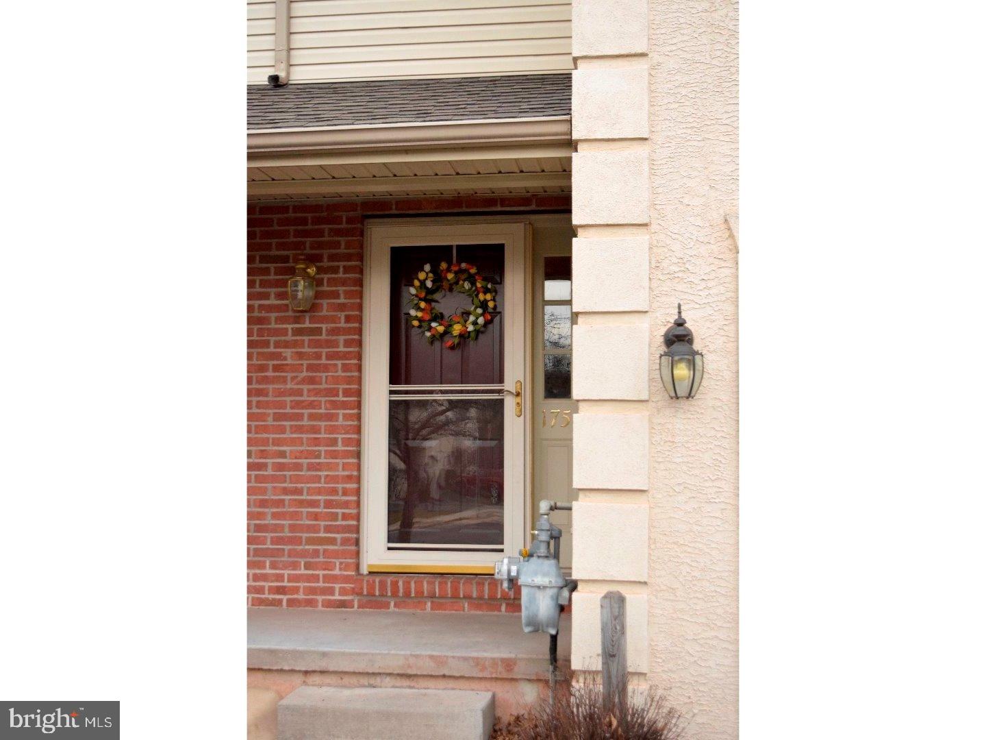 VERNON COURT - Residential