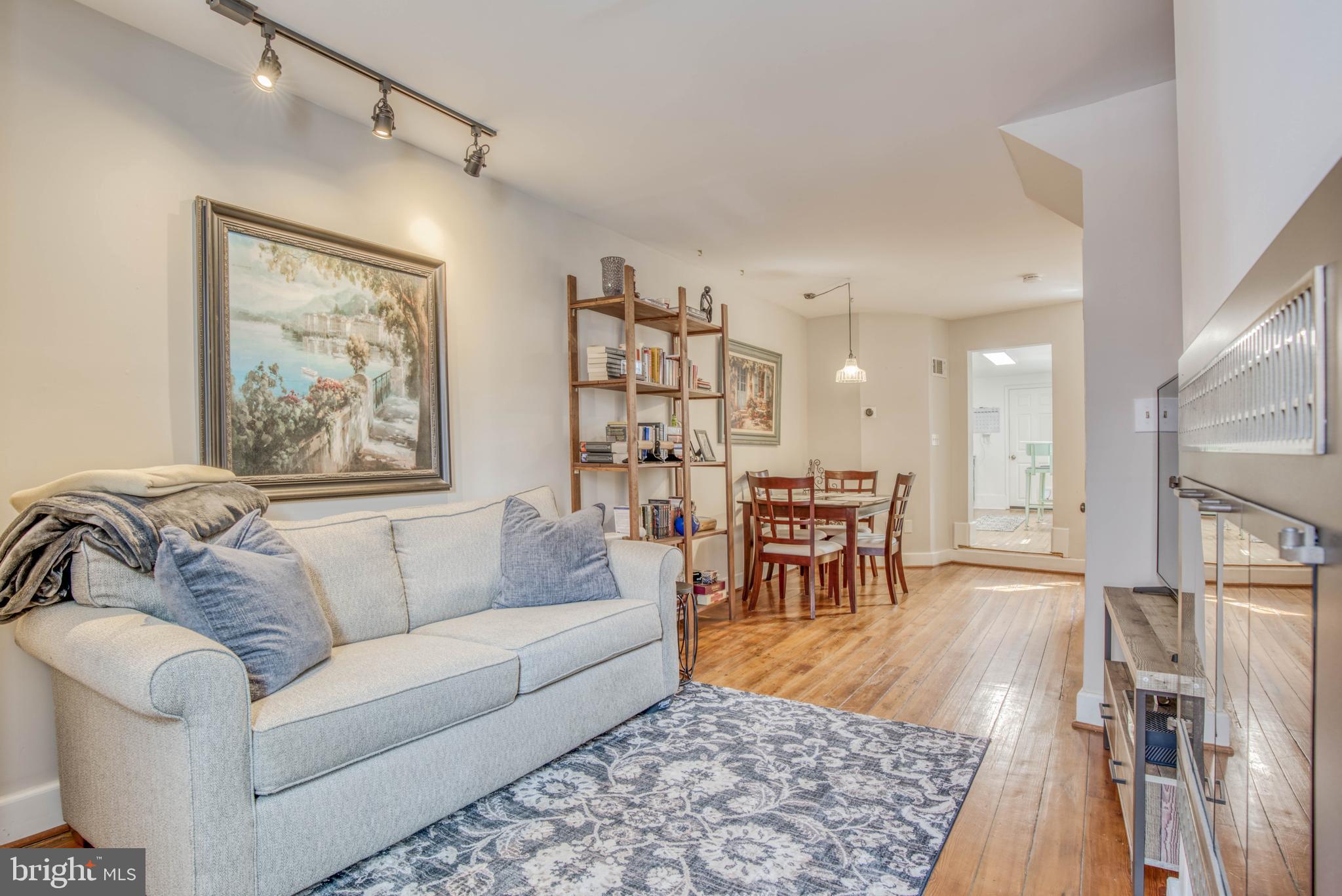 RIVERSIDE - Residential