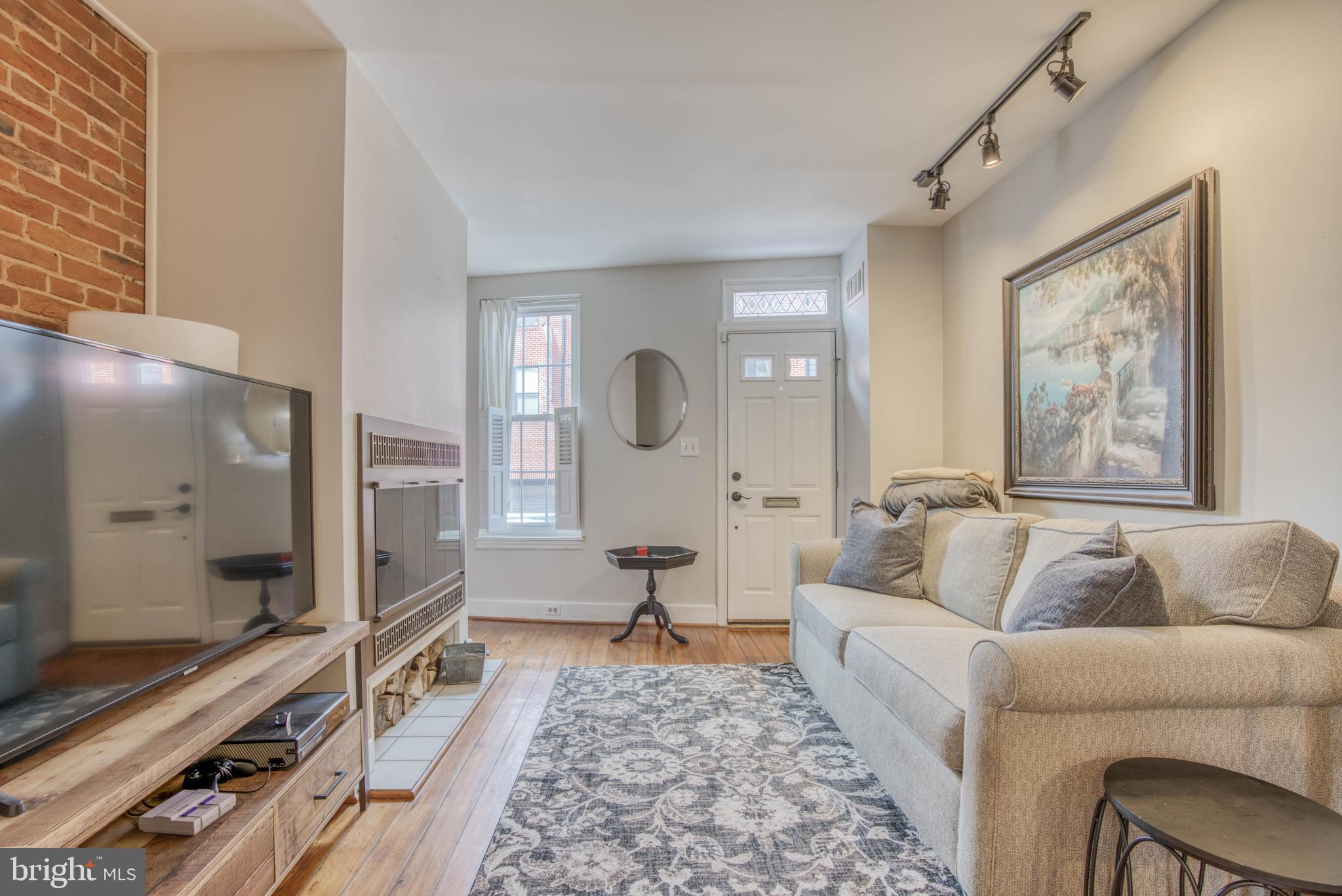 RIVERSIDE - Residential