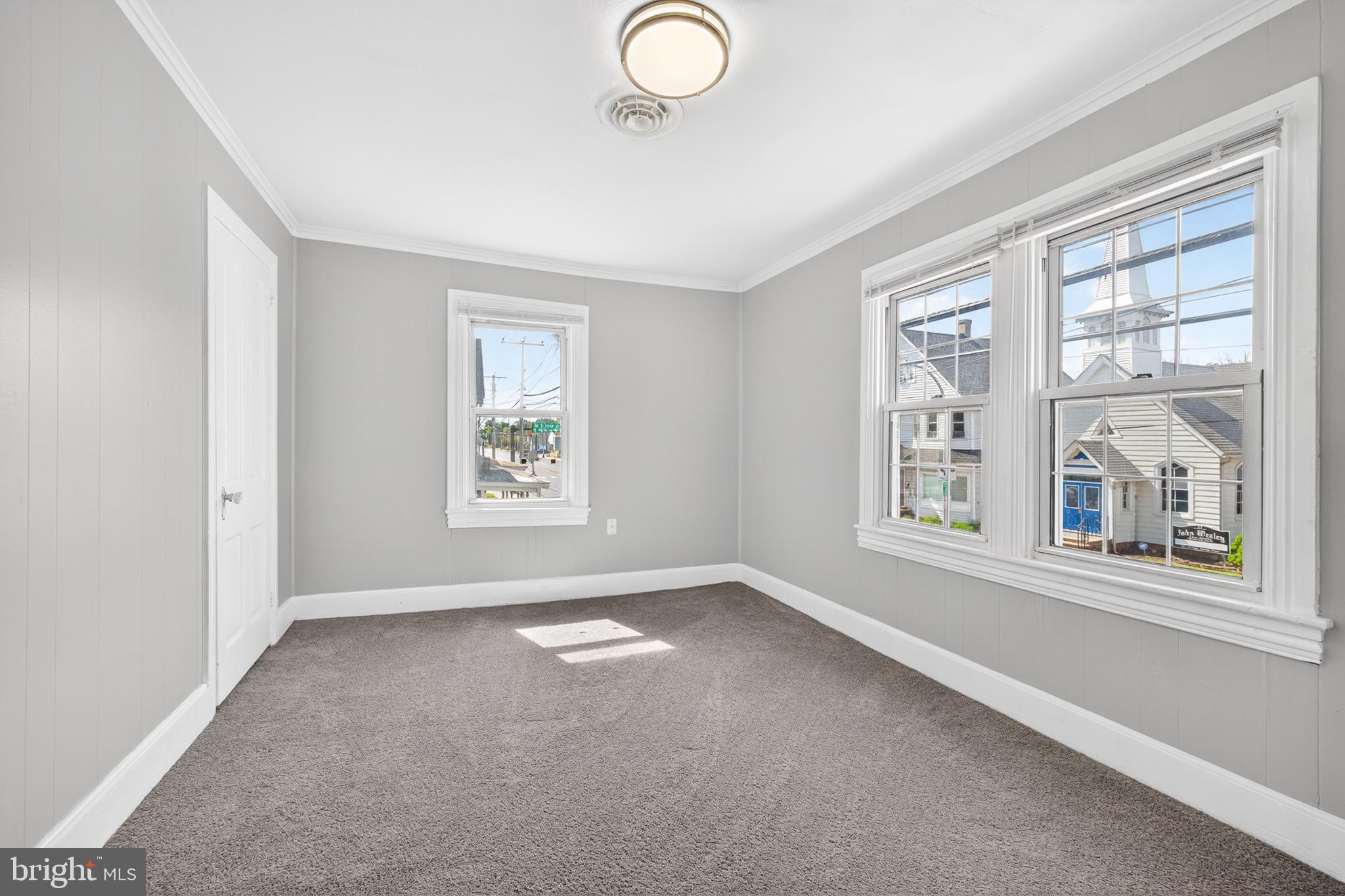 216 W DIVISION STREET