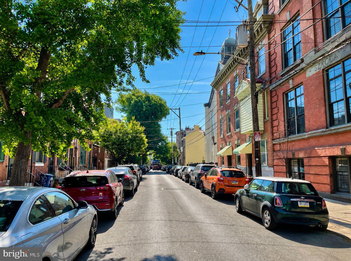 QUEEN VILLAGE - Residential