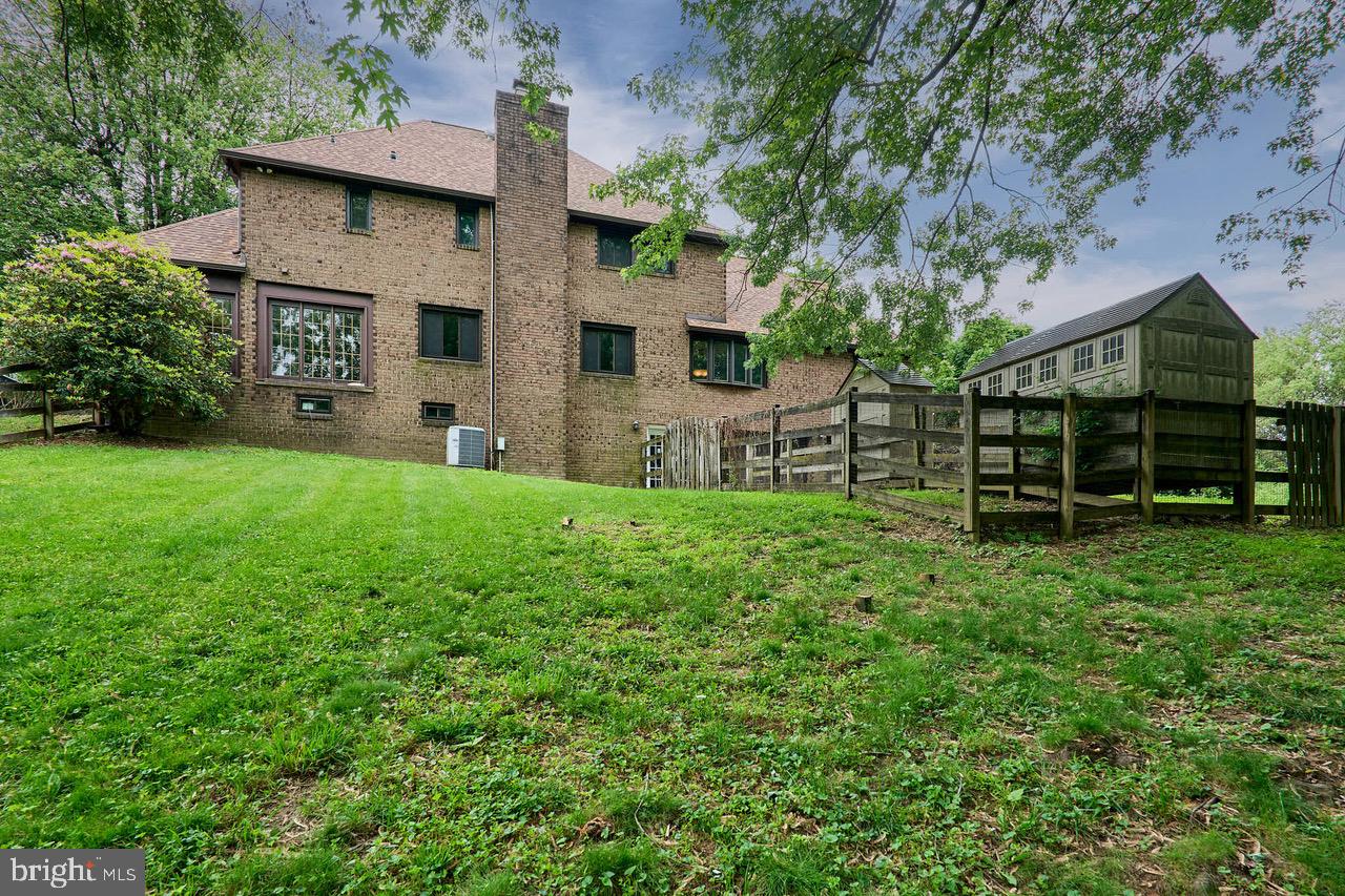 7423 ROUND HILL ROAD
