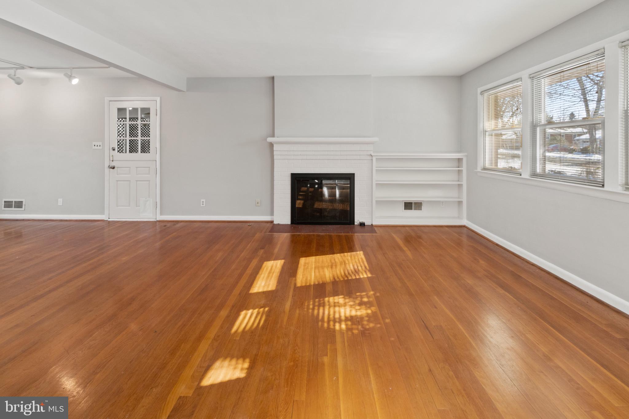 WELLINGTON ESTATES - Residential