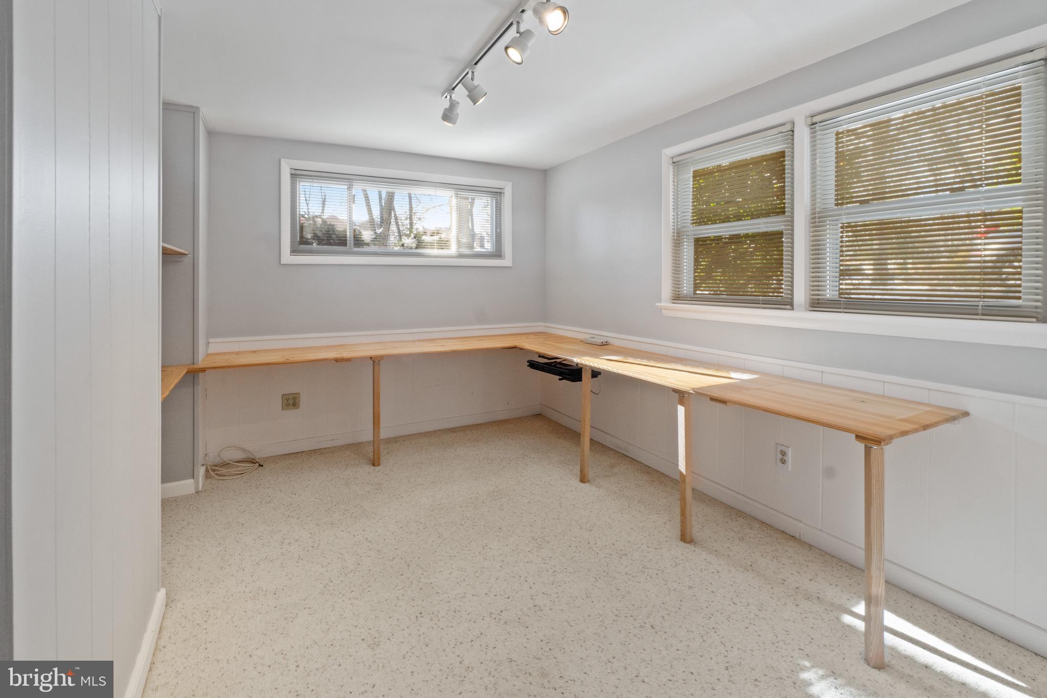 WELLINGTON ESTATES - Residential