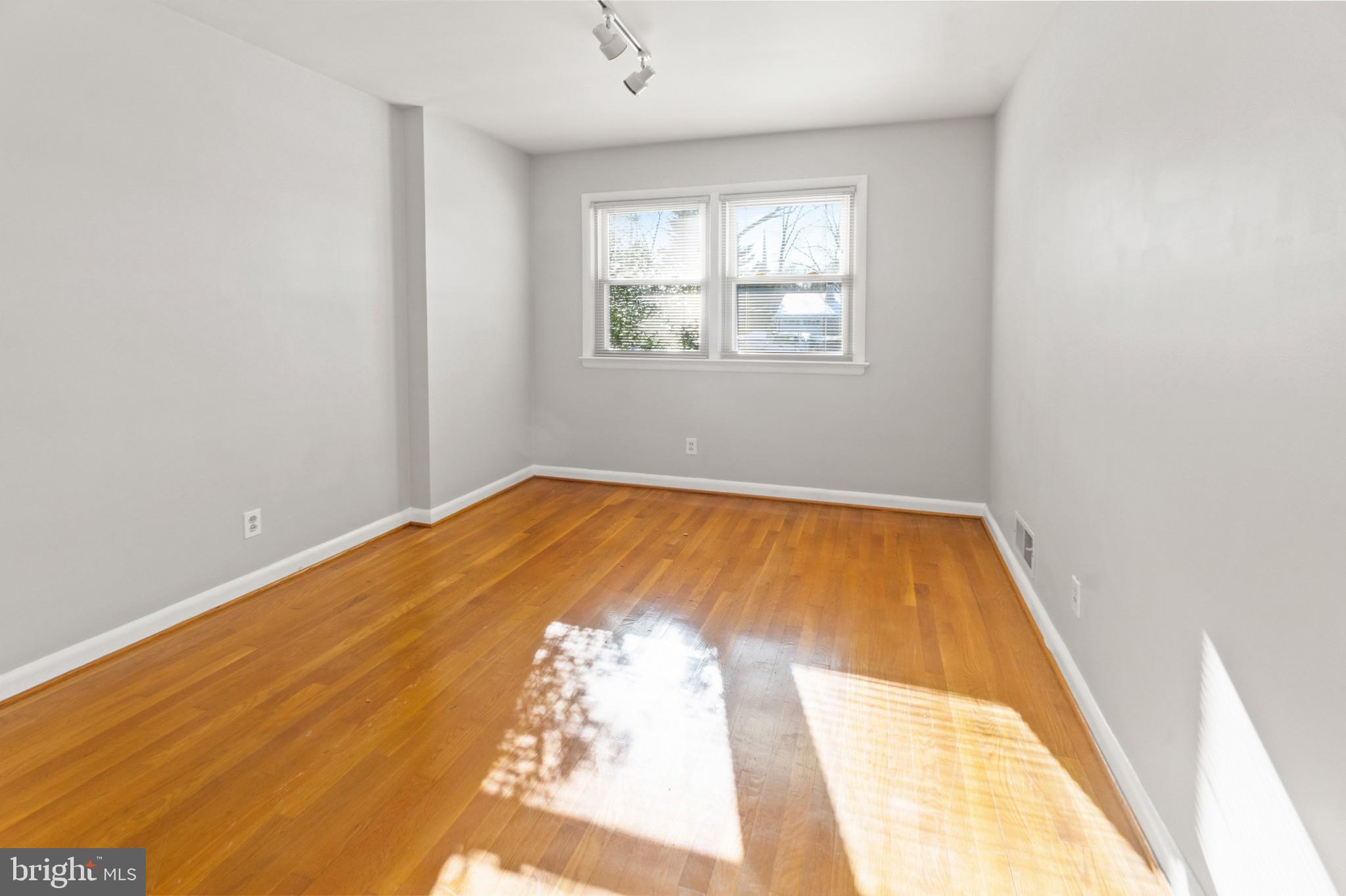 WELLINGTON ESTATES - Residential