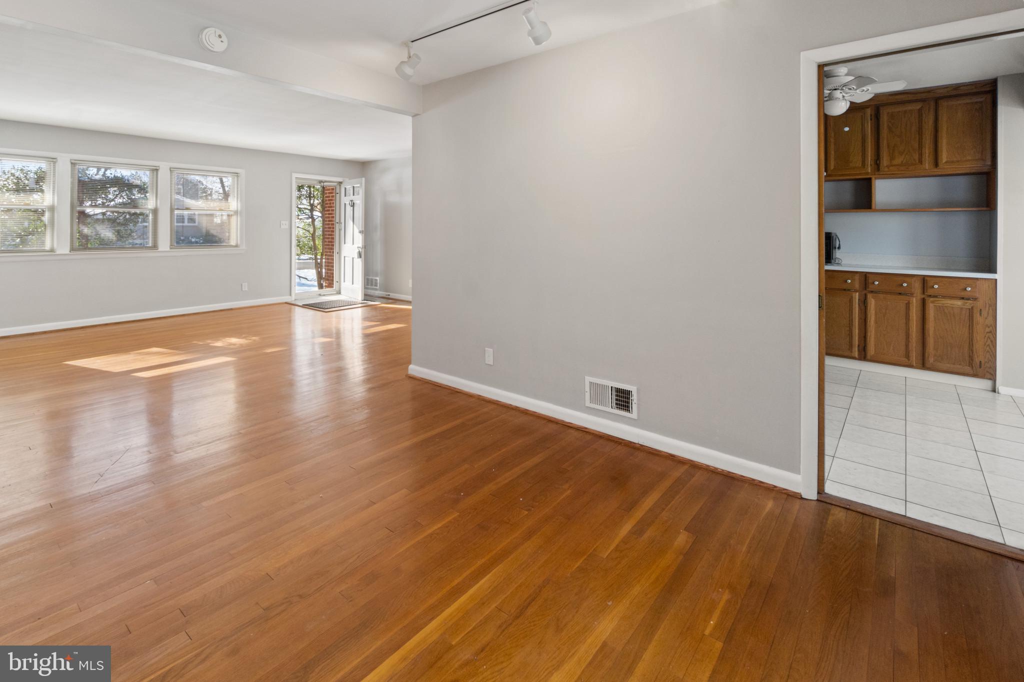 WELLINGTON ESTATES - Residential