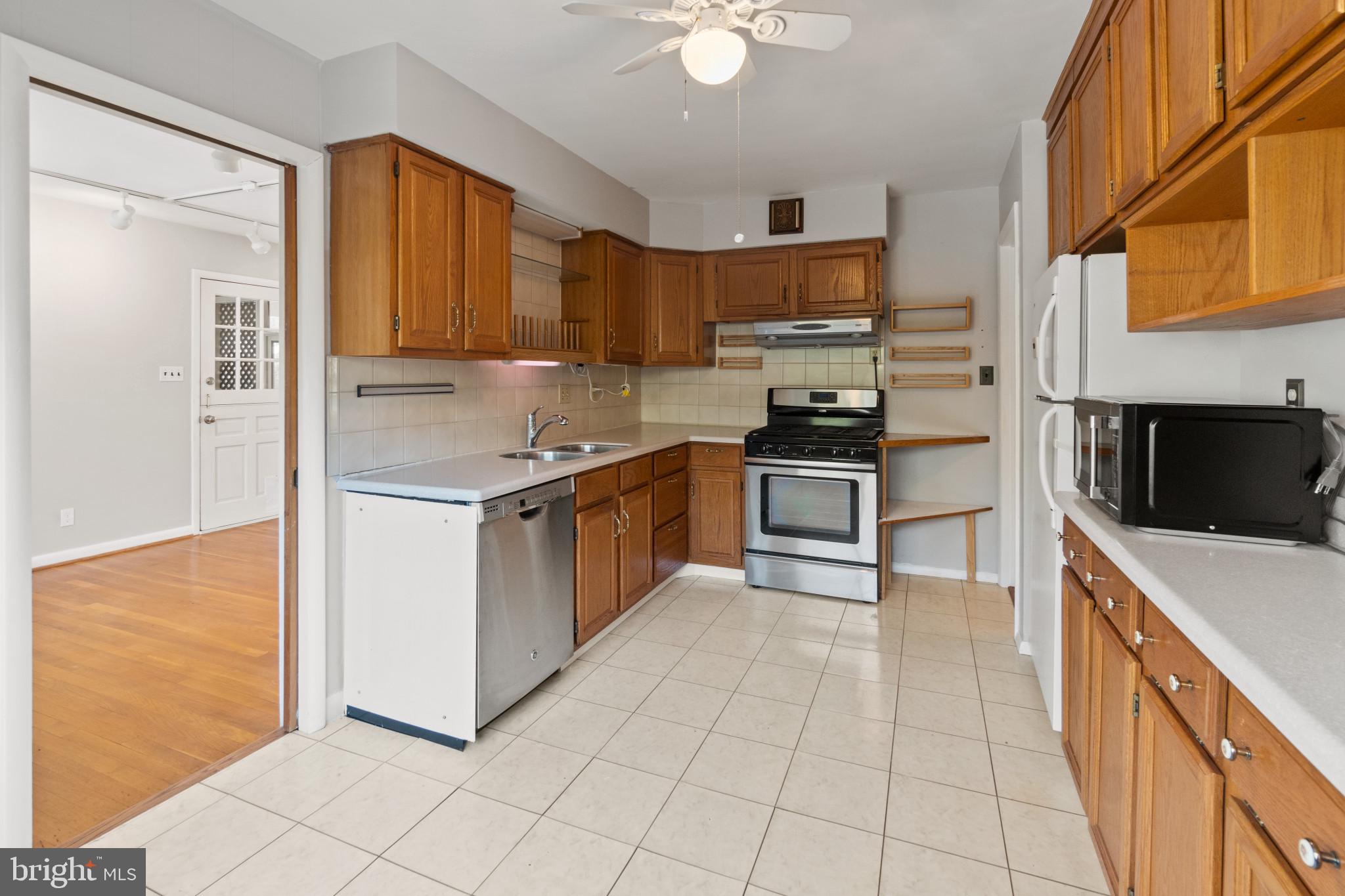 WELLINGTON ESTATES - Residential