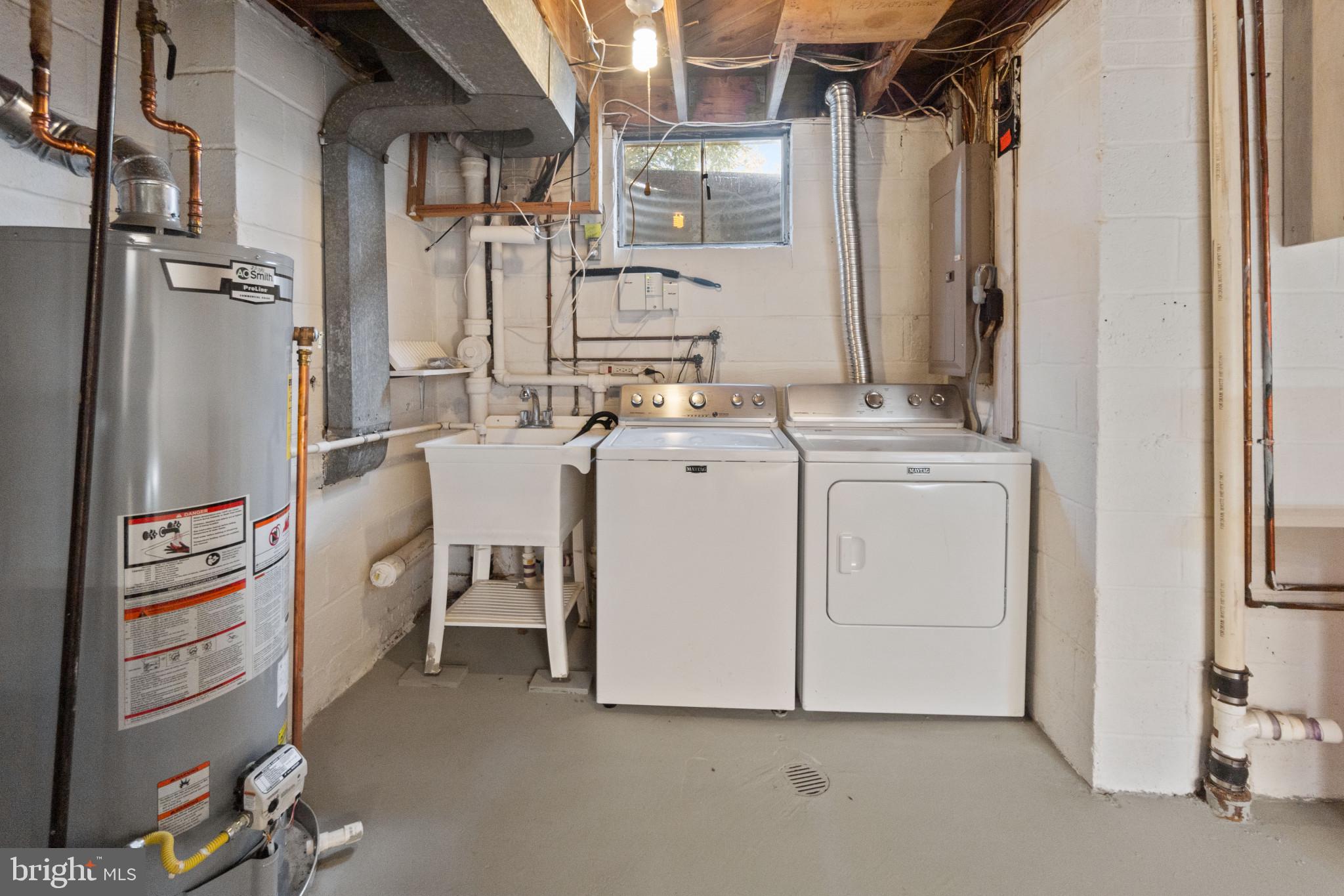 WELLINGTON ESTATES - Residential