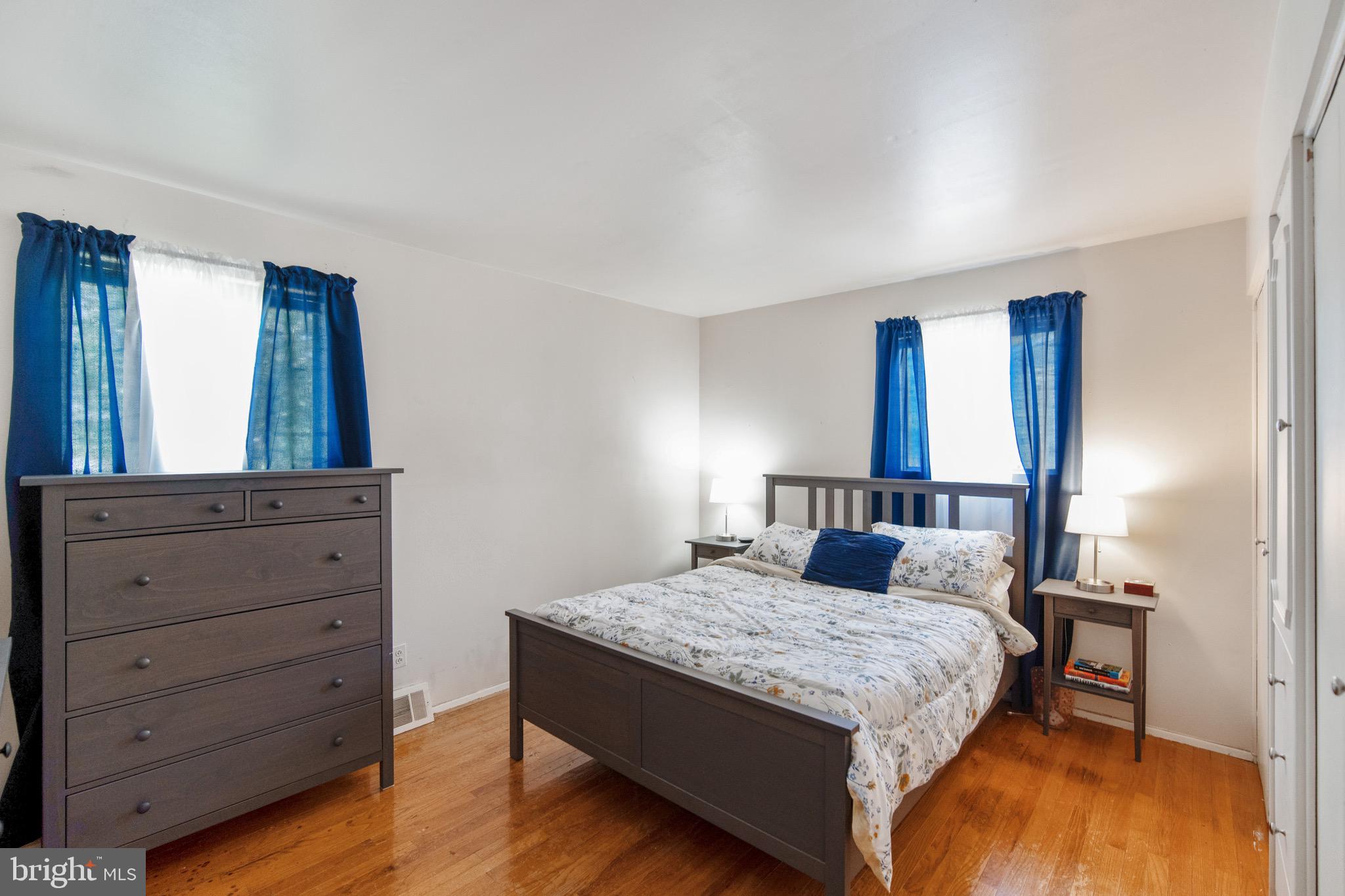 TWIN COVES - Residential