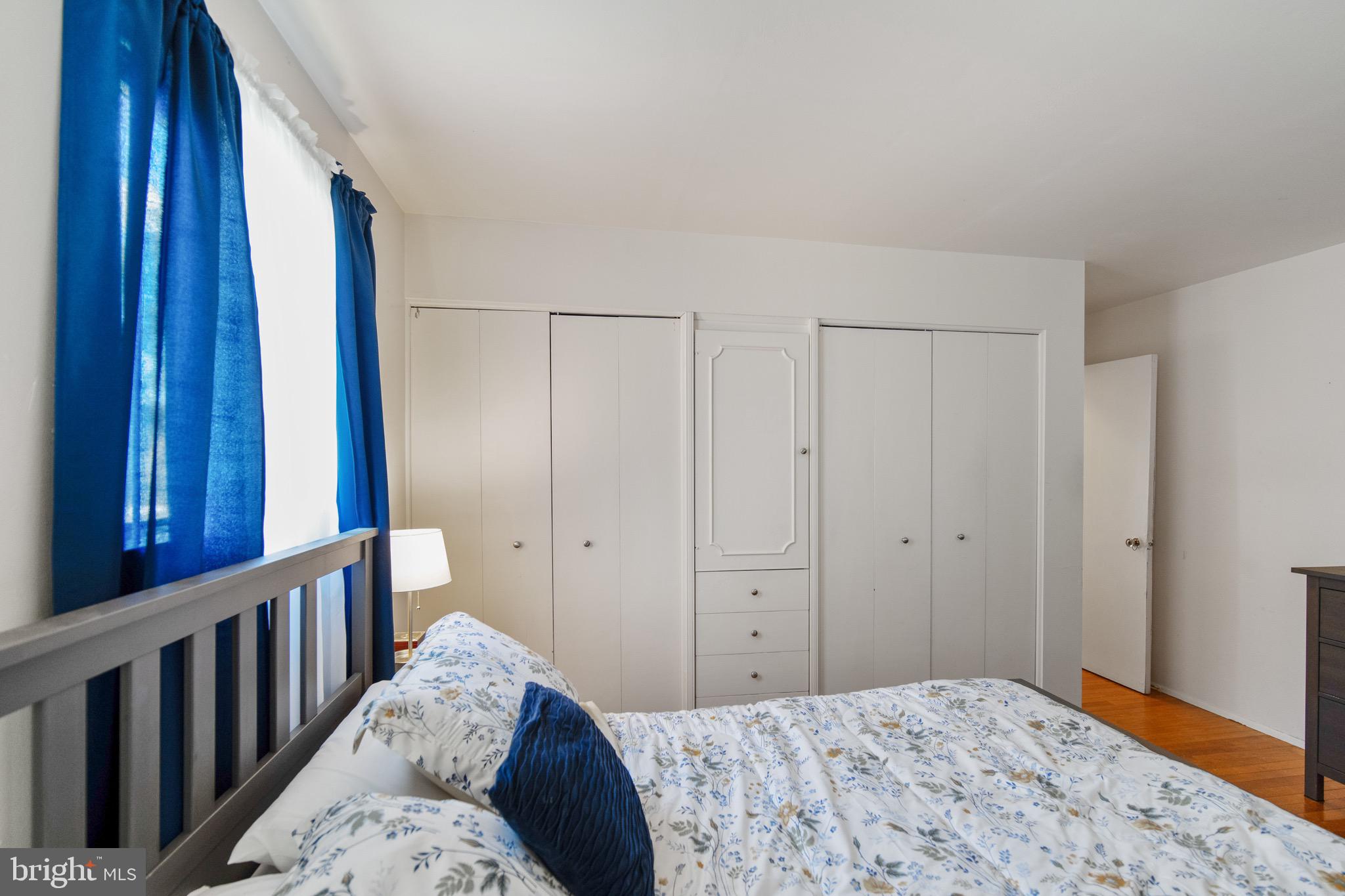 TWIN COVES - Residential